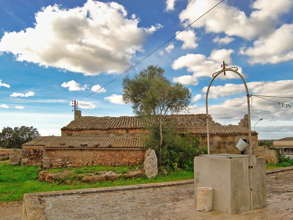 Te renoveren finca op een groot perceel in Llucmajor-4