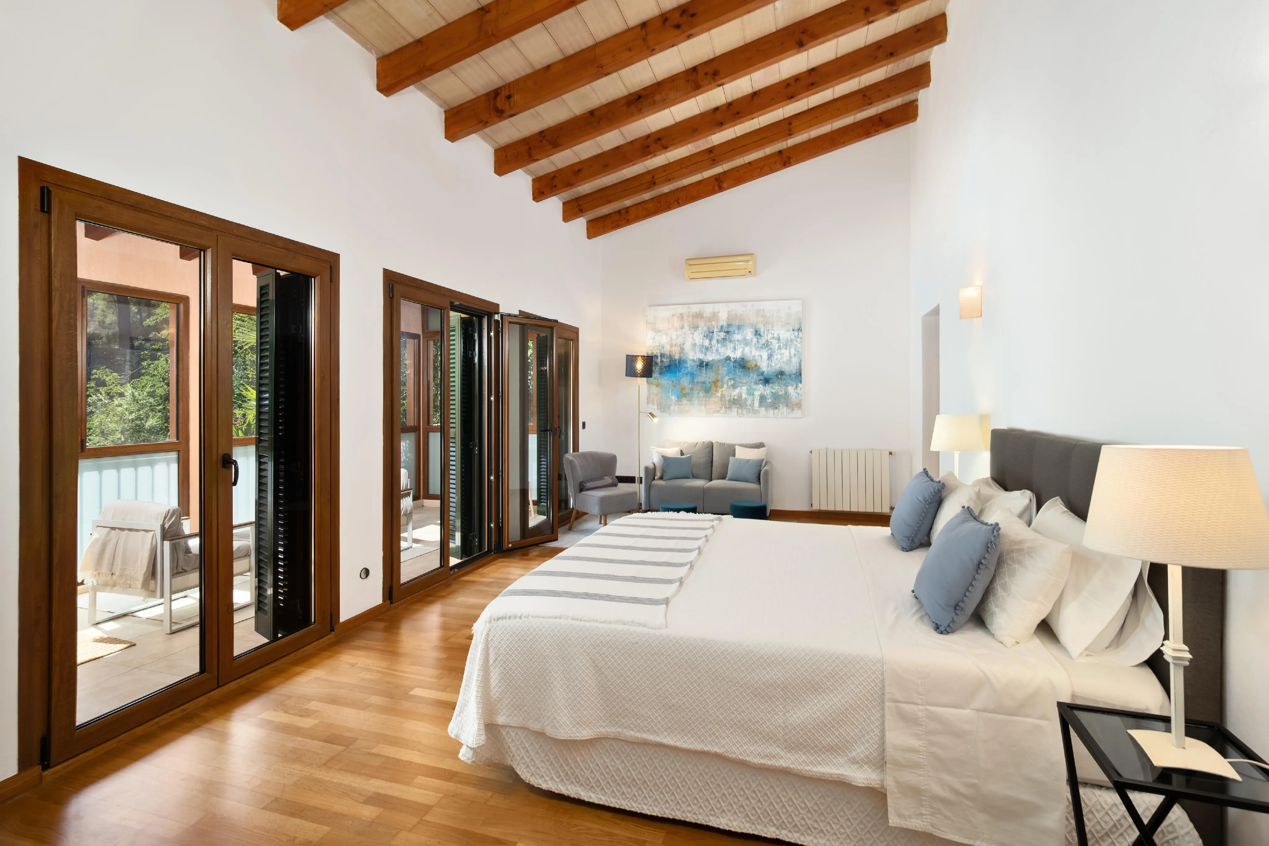 Authentieke finca met 60.000 m² grond en absolute privacy vlakbij Puerto Andratx-9