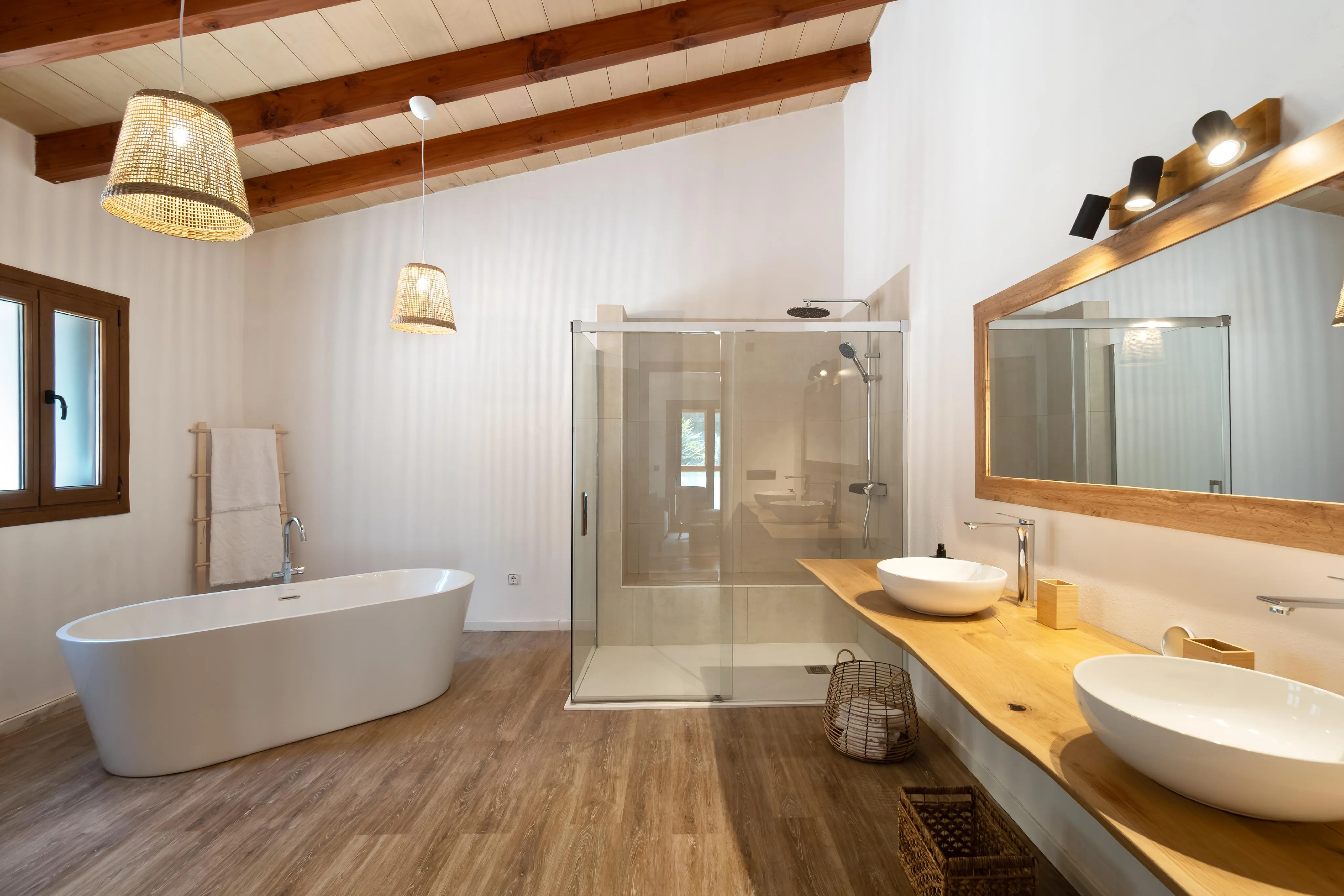 Autentisk finca med 60.000 m² jord og absolut privatliv nær Puerto Andratx-12