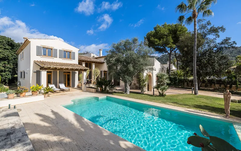 Elegante villa mediterranea sul campo da golf a Costa de los Pinos