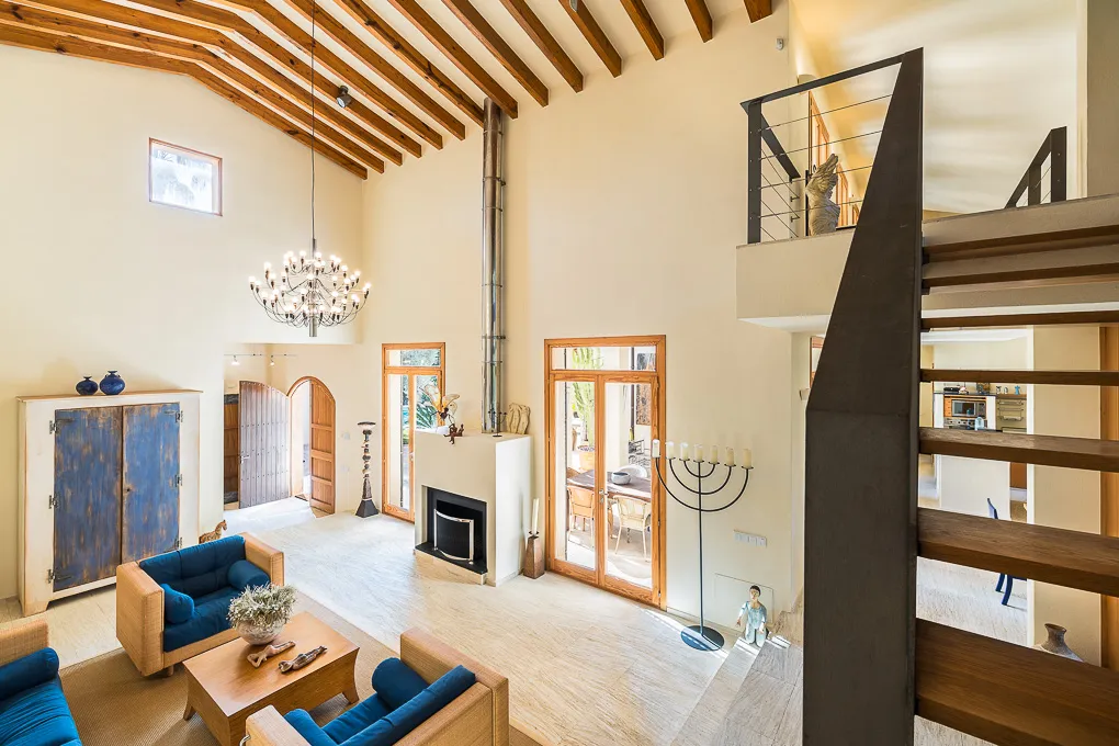 Elegante villa frente al campo de golf-10