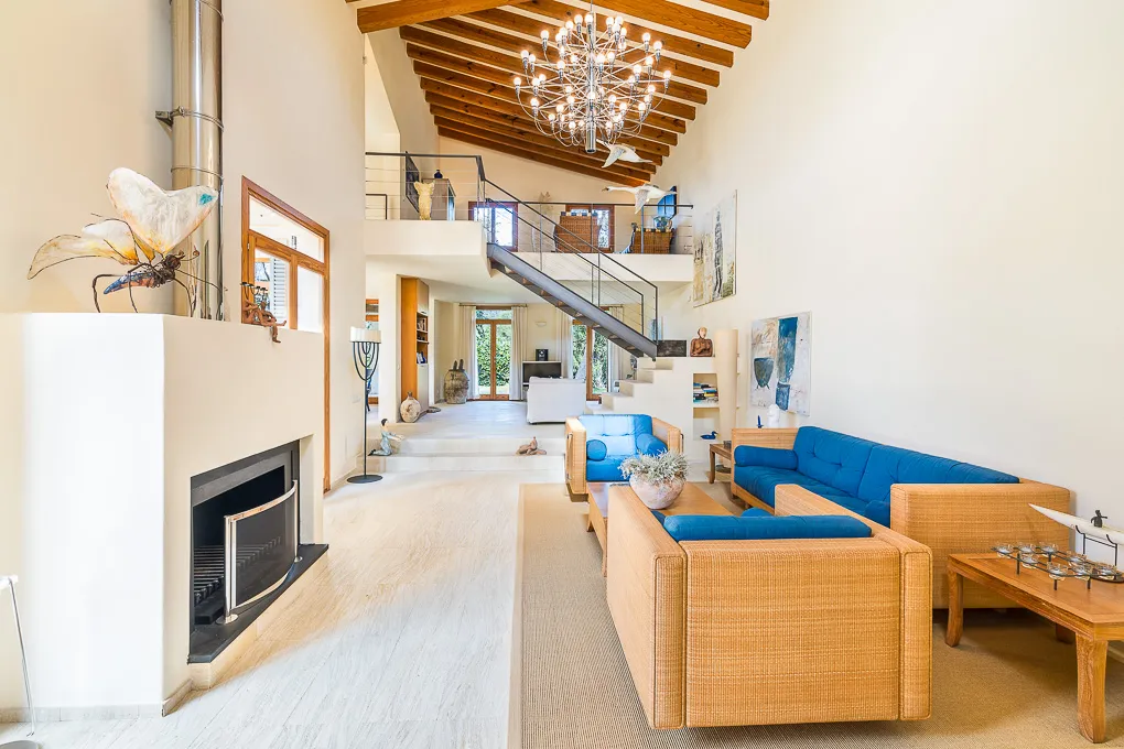 Elegante villa frente al campo de golf-4