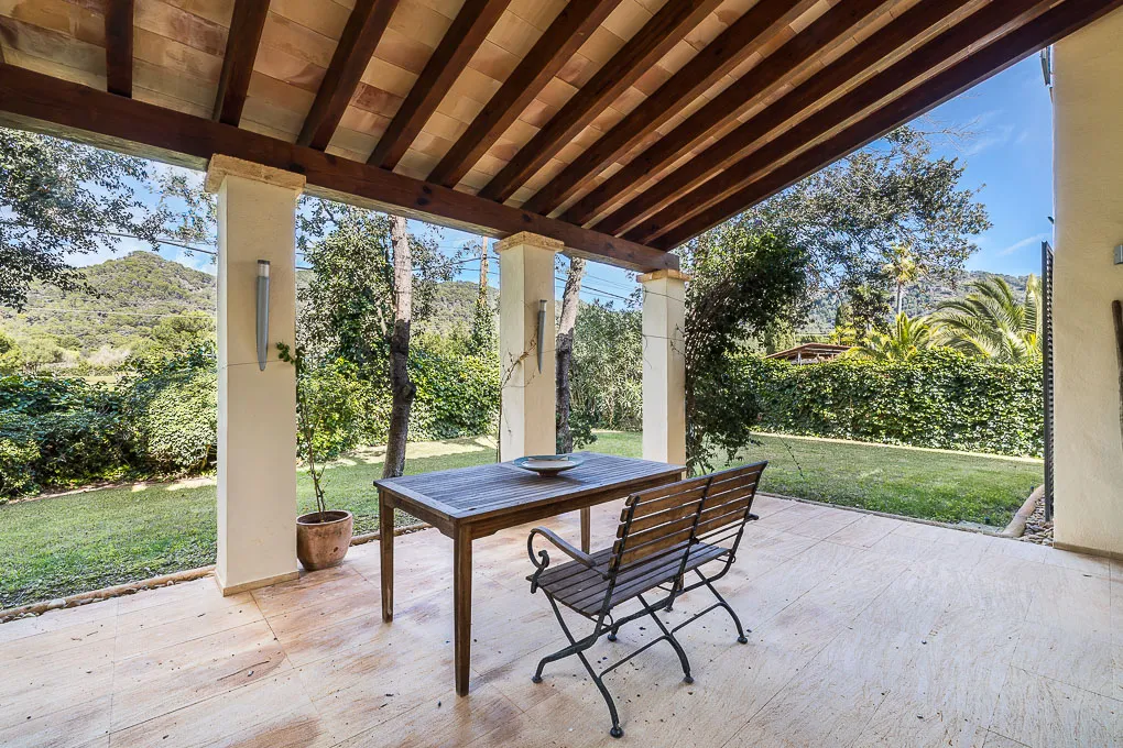 Elegante villa frente al campo de golf-15