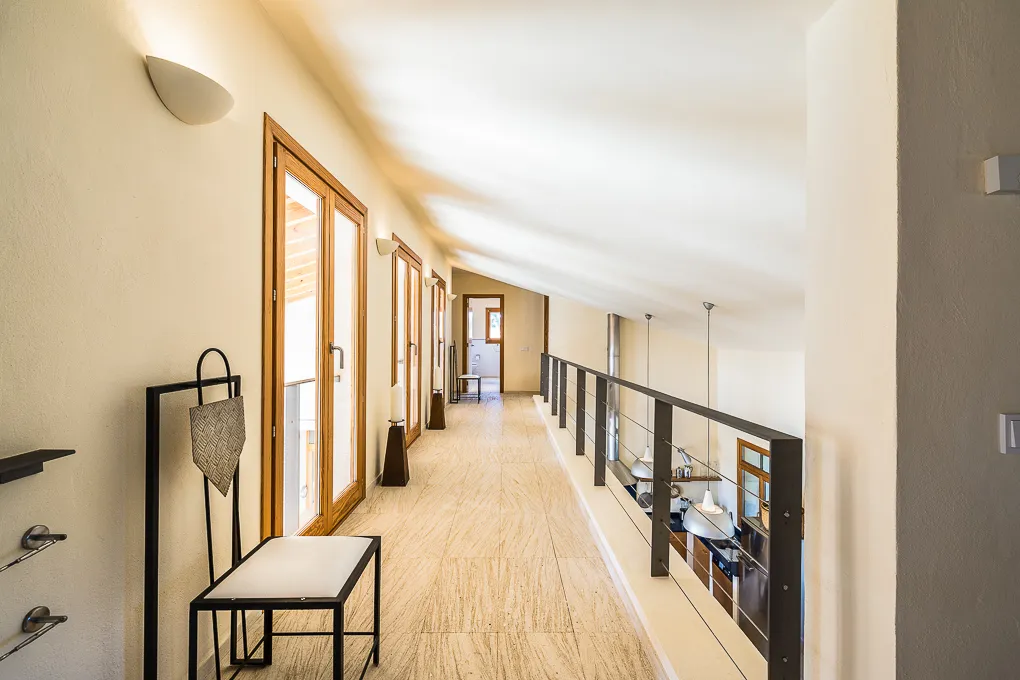 Elegante villa frente al campo de golf-9