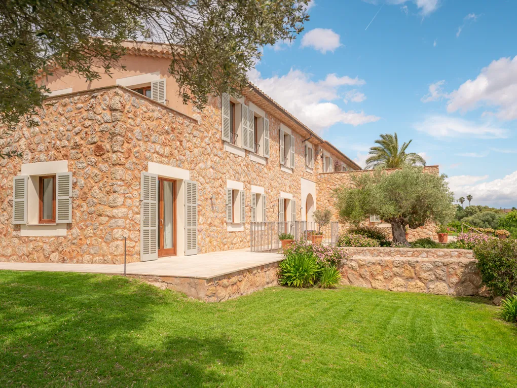 Storslået landsted i det eksklusive Santa Maria-1