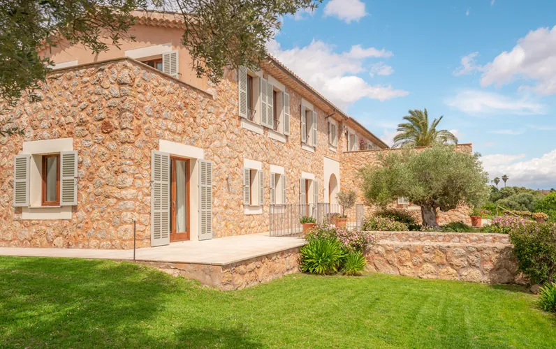 Storslået landsted i det eksklusive Santa Maria