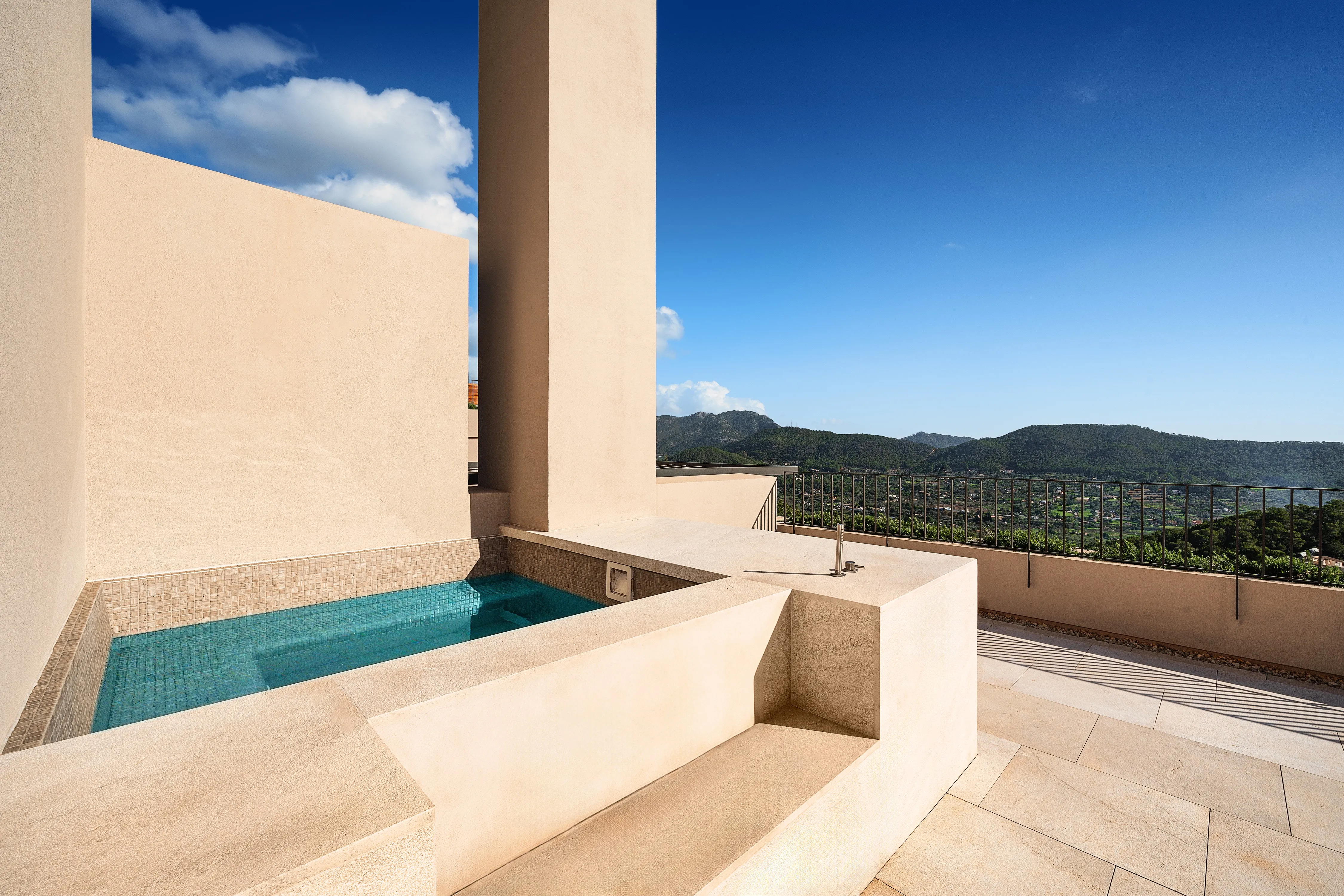 Exclusiva villa adosada en la lujosa urbanización Amber Village - Port Andratx-18