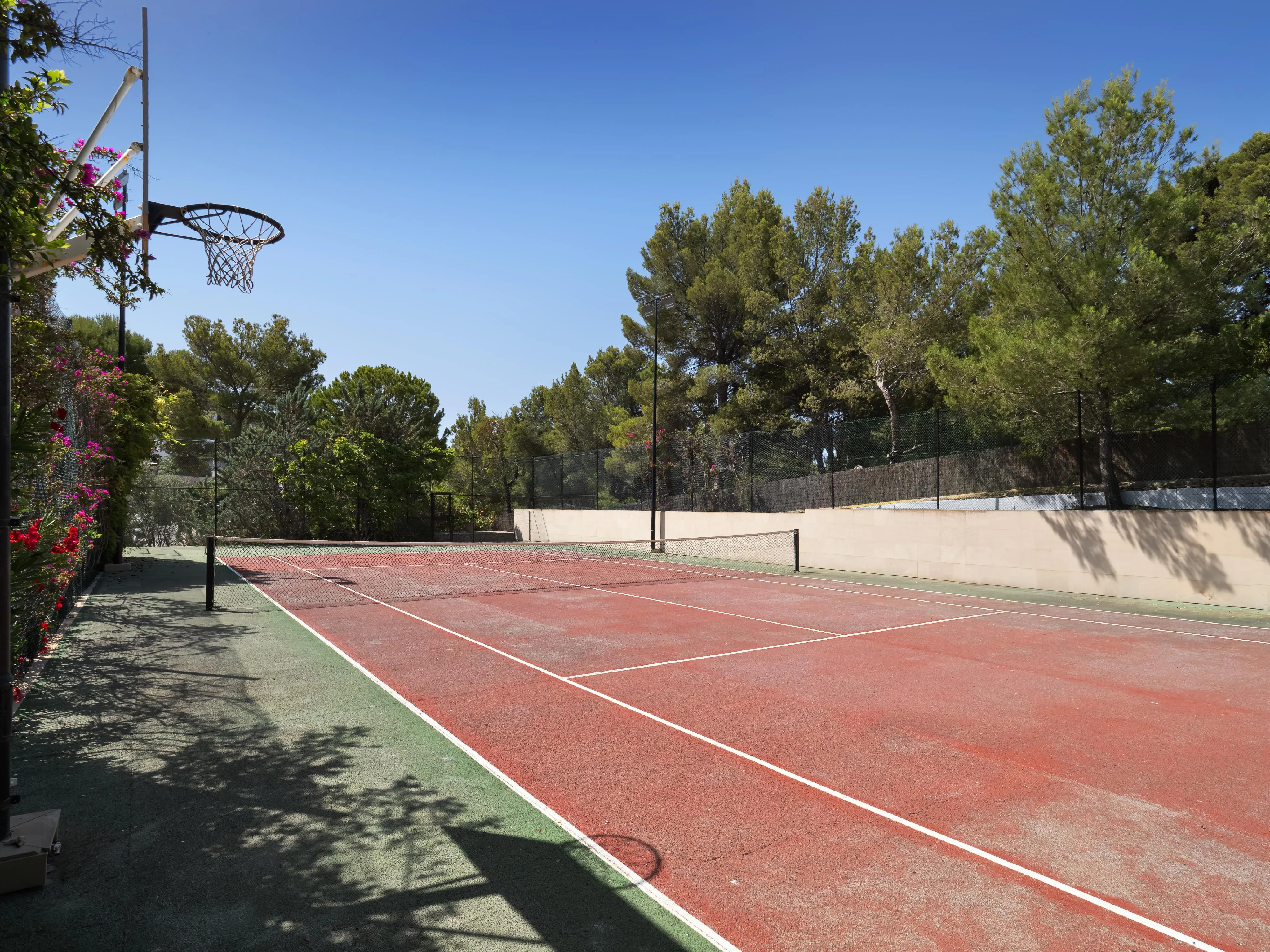 Propiedad única con acceso directo al mar y pista de tenis en Port Andratx-21