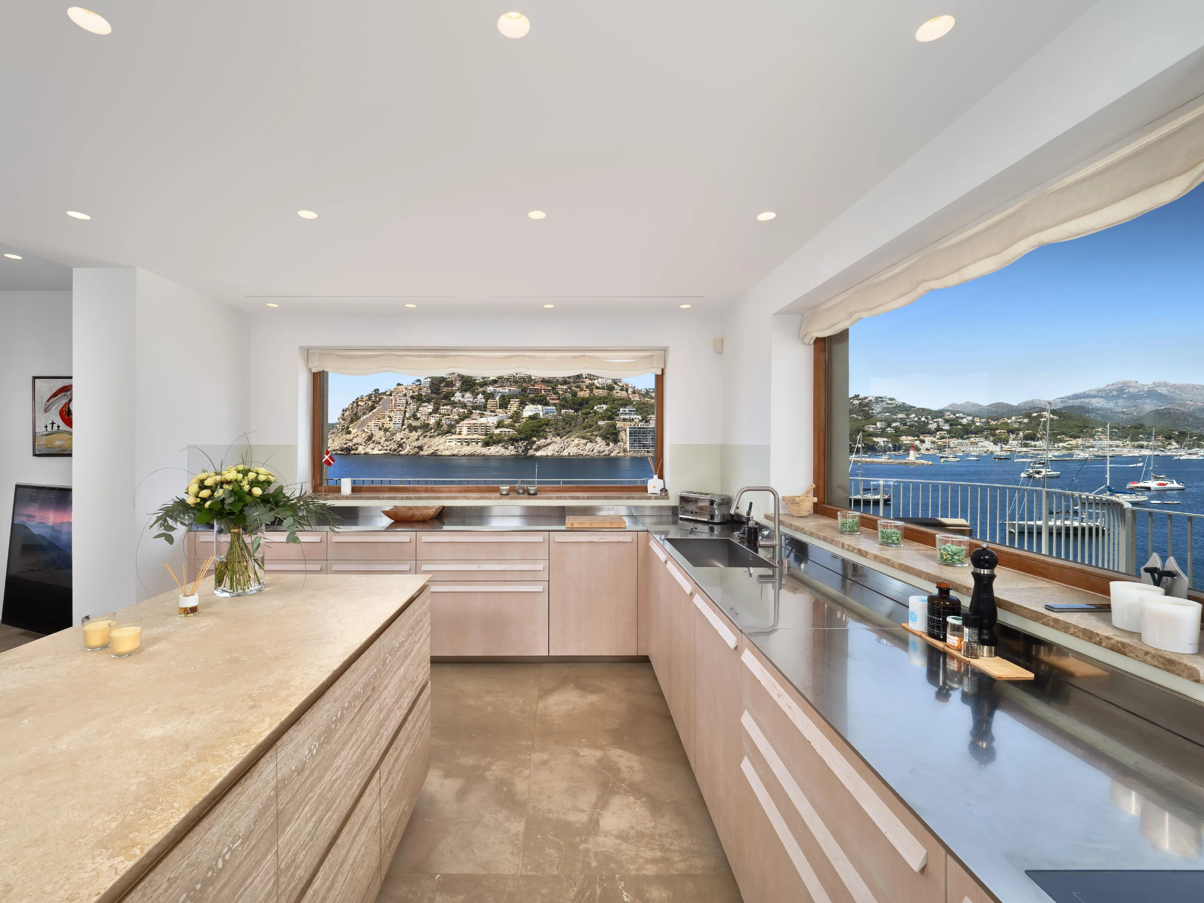 Propiedad única con acceso directo al mar y pista de tenis en Port Andratx-26