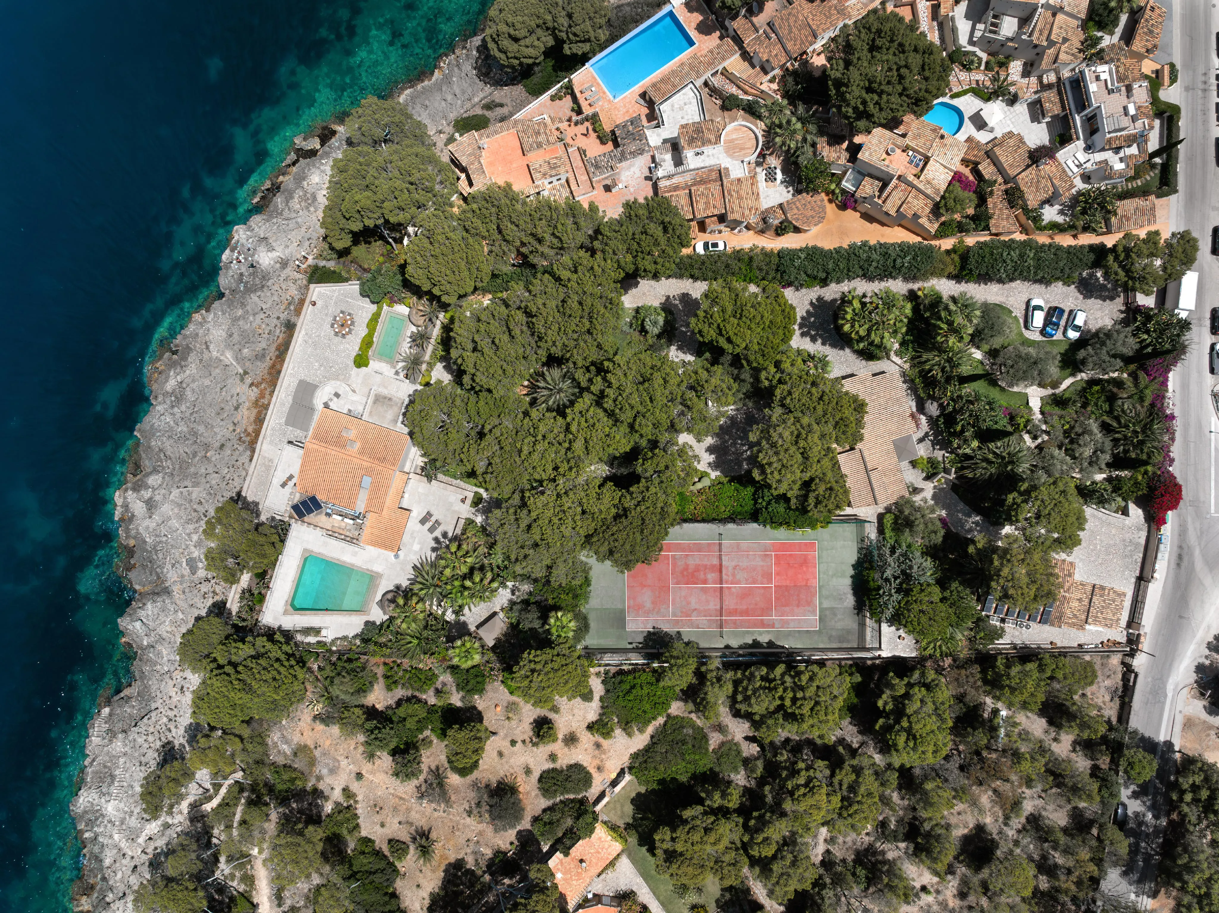 Propiedad única con acceso directo al mar y pista de tenis en Port Andratx-15