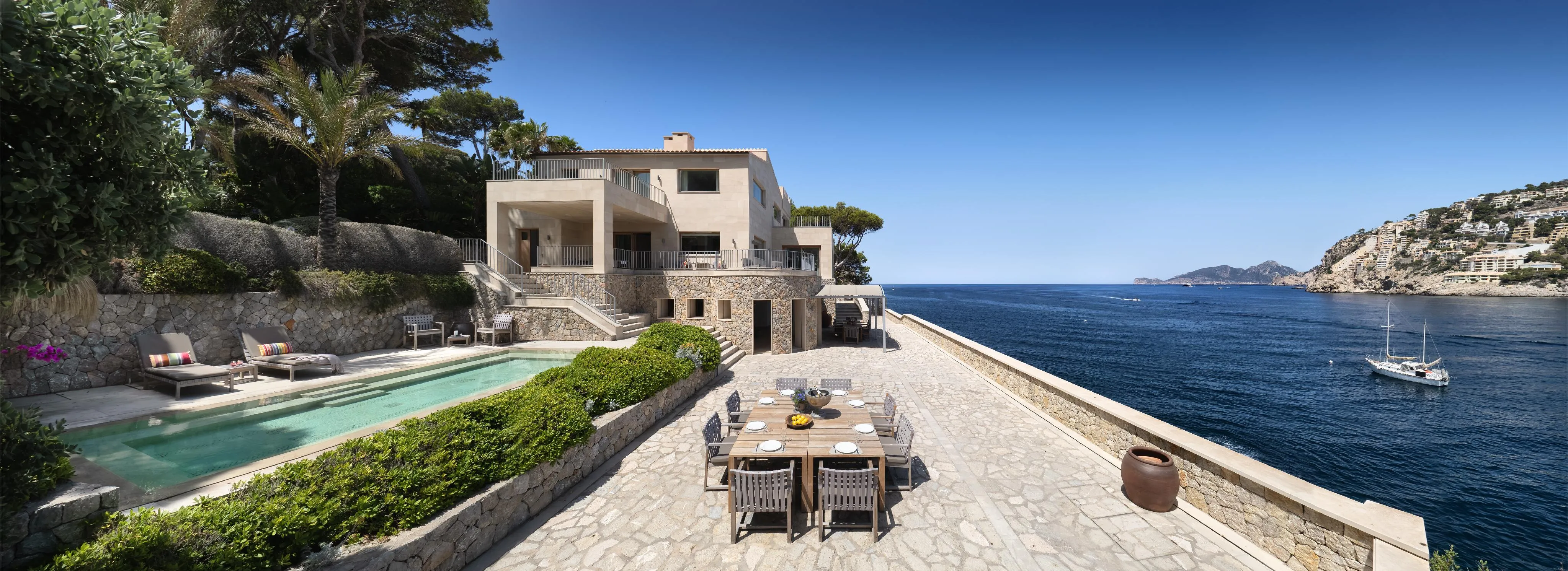 Propiedad única con acceso directo al mar y pista de tenis en Port Andratx-2