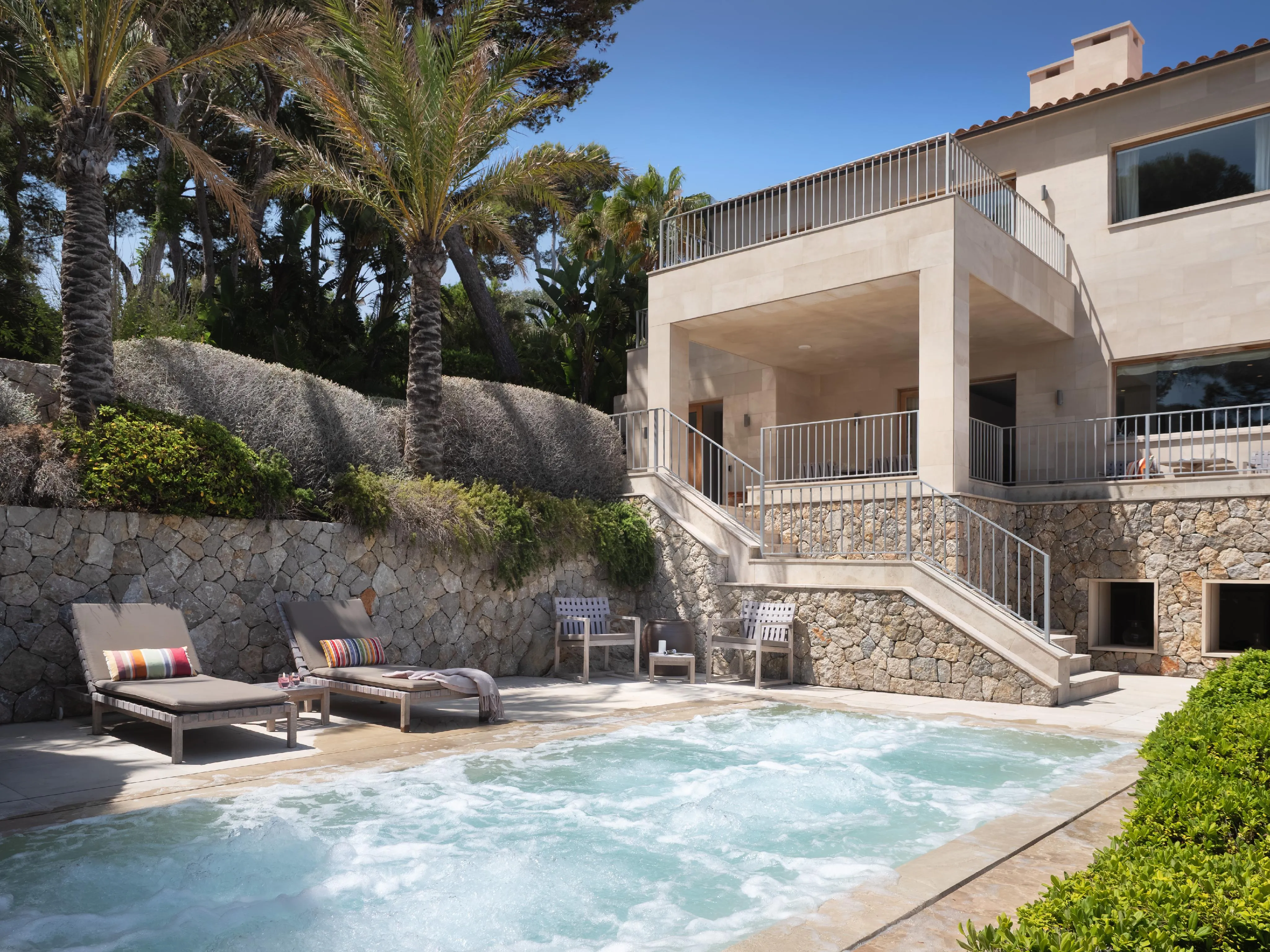 Unik ejendom med direkte adgang til havet og tennisbane i Port Andratx-6