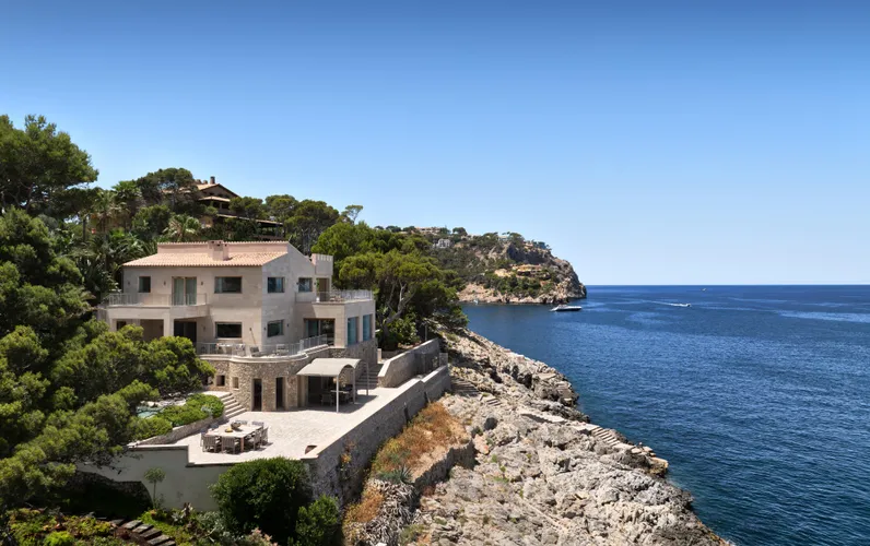Propietat única amb accés directe al mar i pista de tennis a Port Andratx