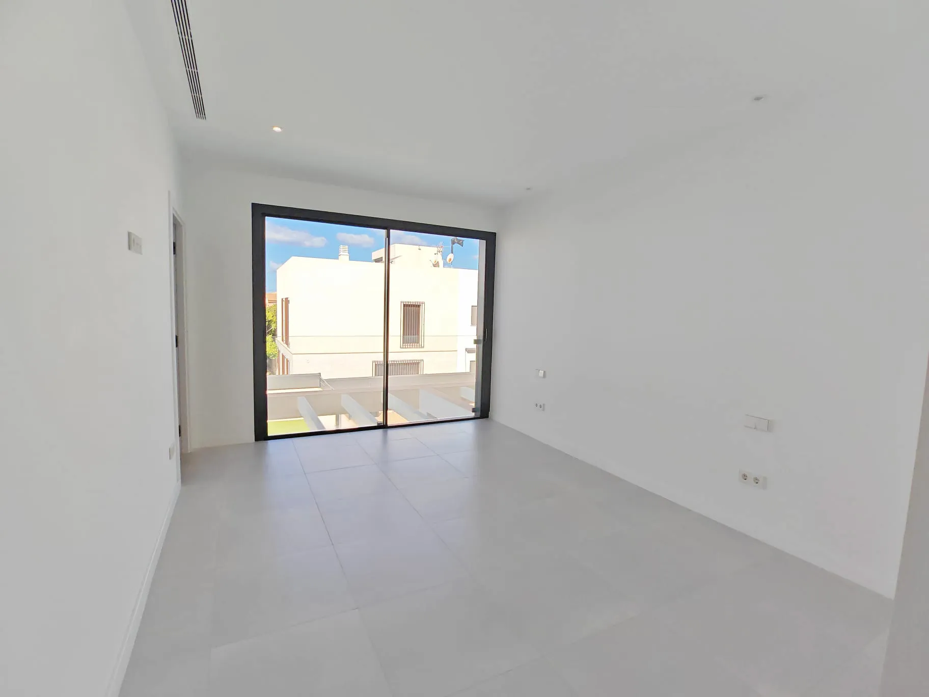 Modern halfvrijstaand huis in Puig de Ros-5