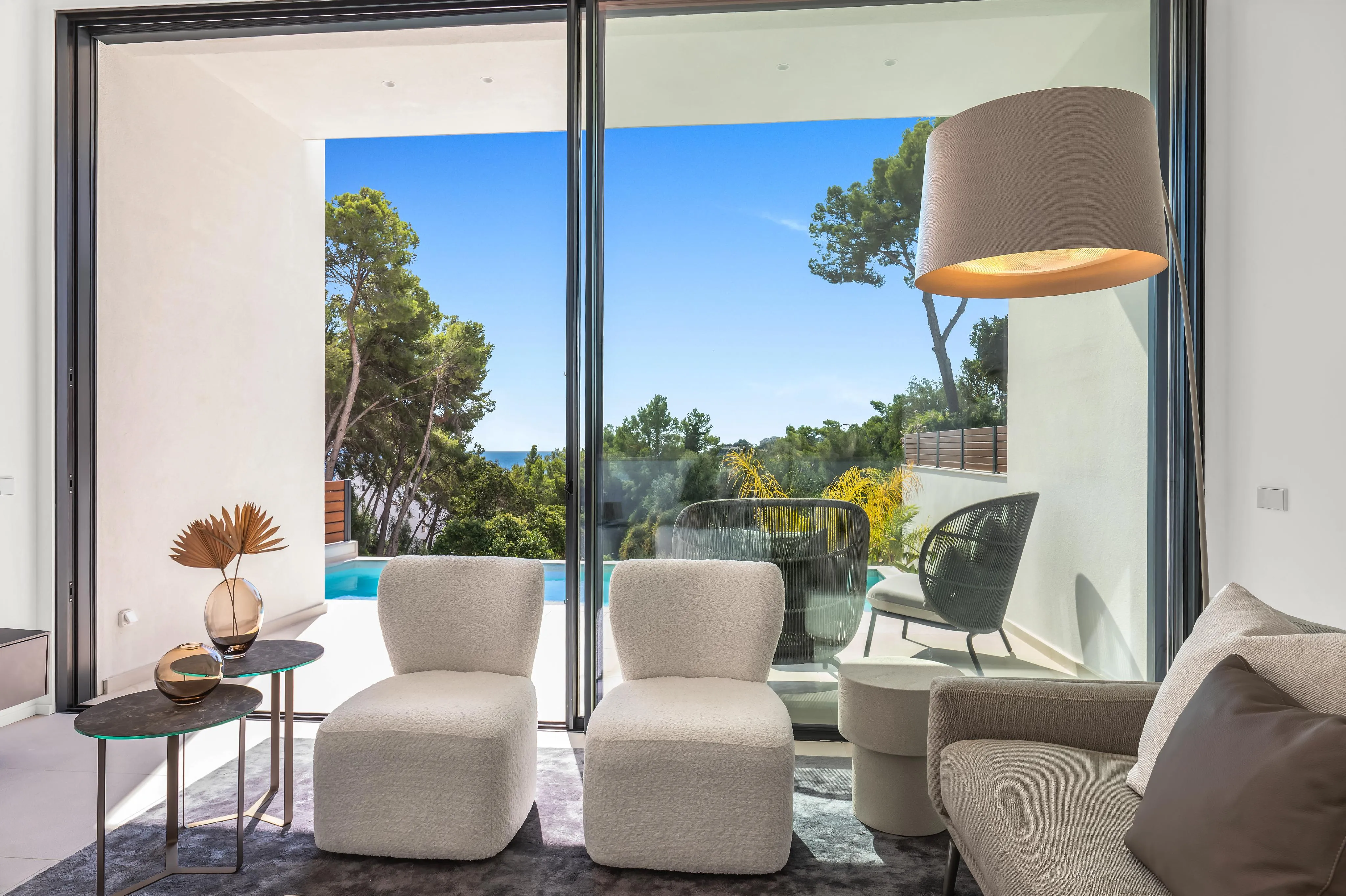 Villa moderna de obra nueva con vistas parciales al mar y piscina privada-2