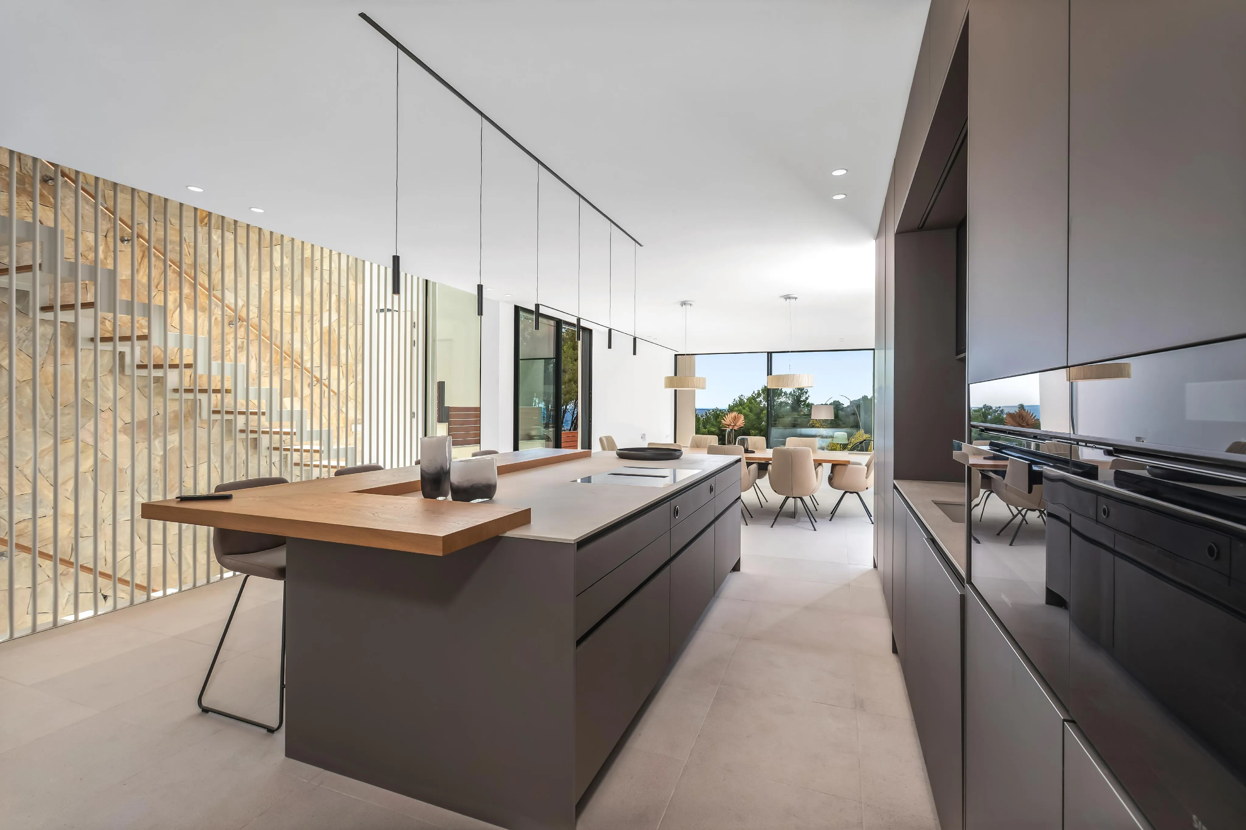 Moderne nybygget villa med delvis havudsigt og privat pool-1