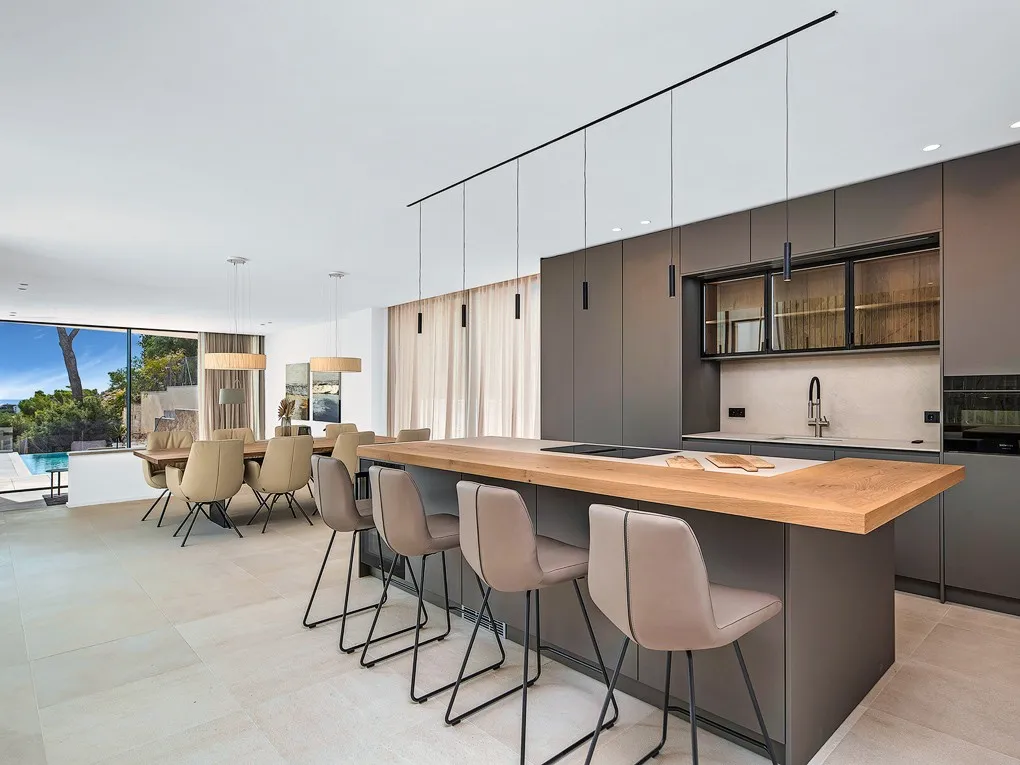 Villa moderna de obra nueva con vistas parciales al mar y piscina privada-3