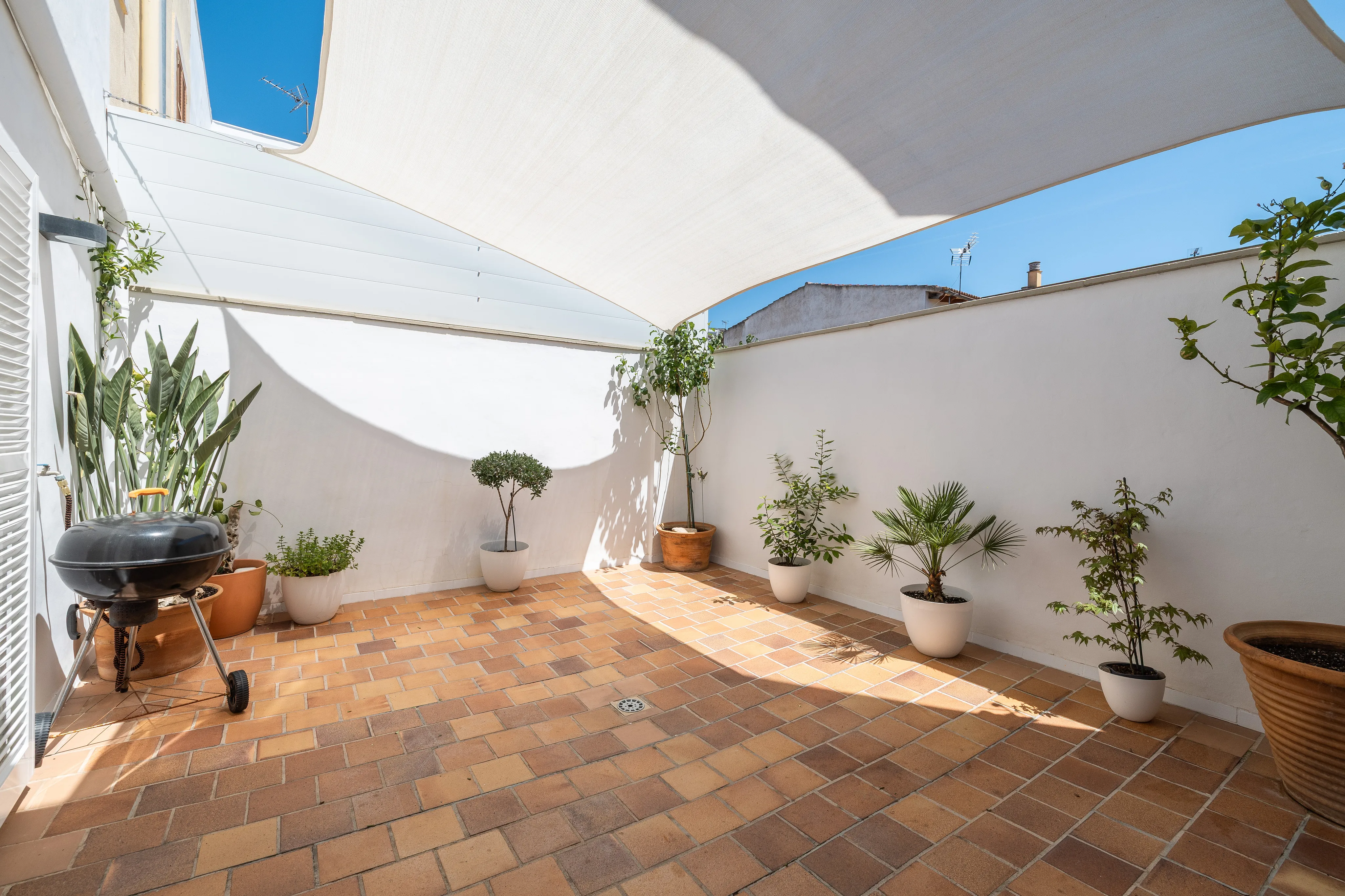Espaciosa casa de pueblo con terraza y vistas a la Tramuntana-1
