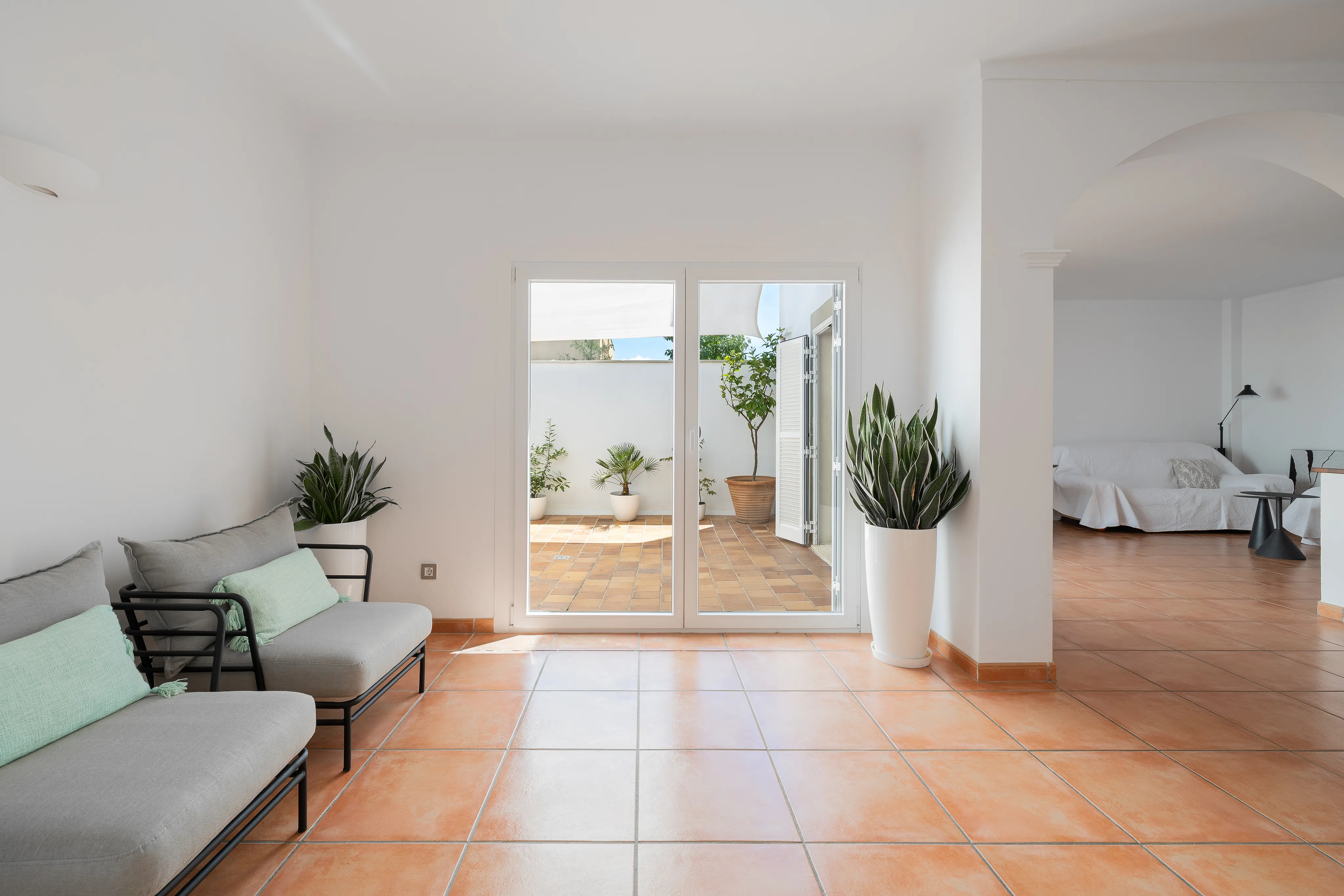 Espaciosa casa de pueblo con terraza y vistas a la Tramuntana-3