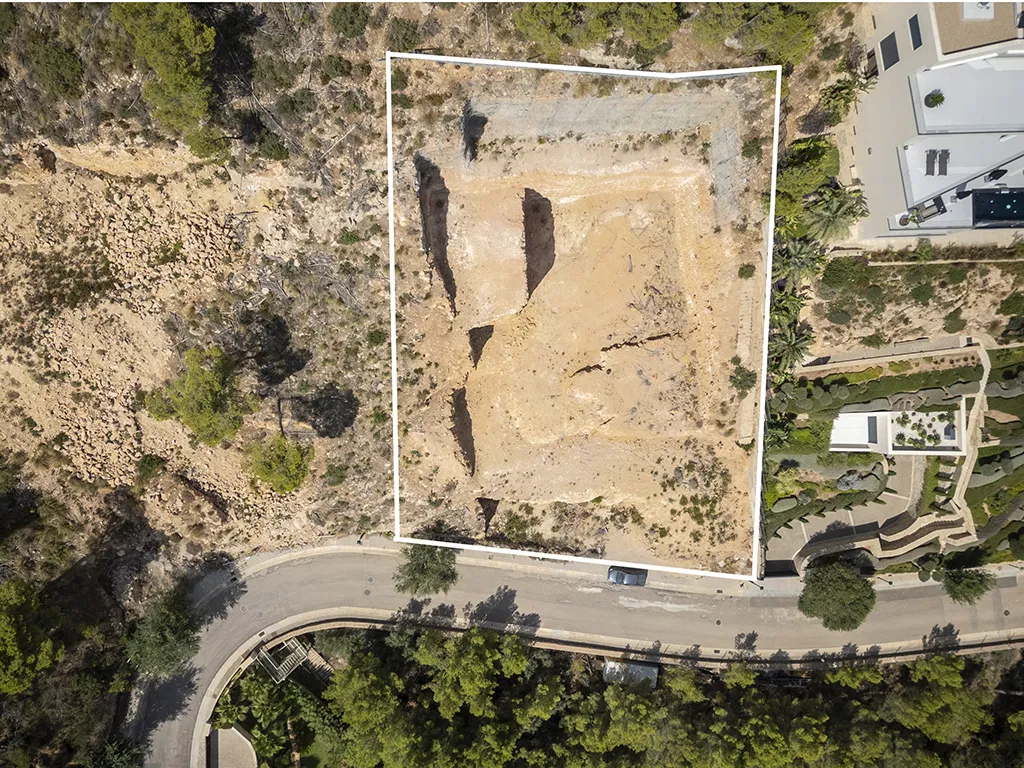 Exclusive building plot with spectacular sea views-4