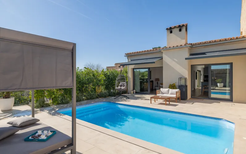 Comfortable new-build townhouse with large terrace and pool