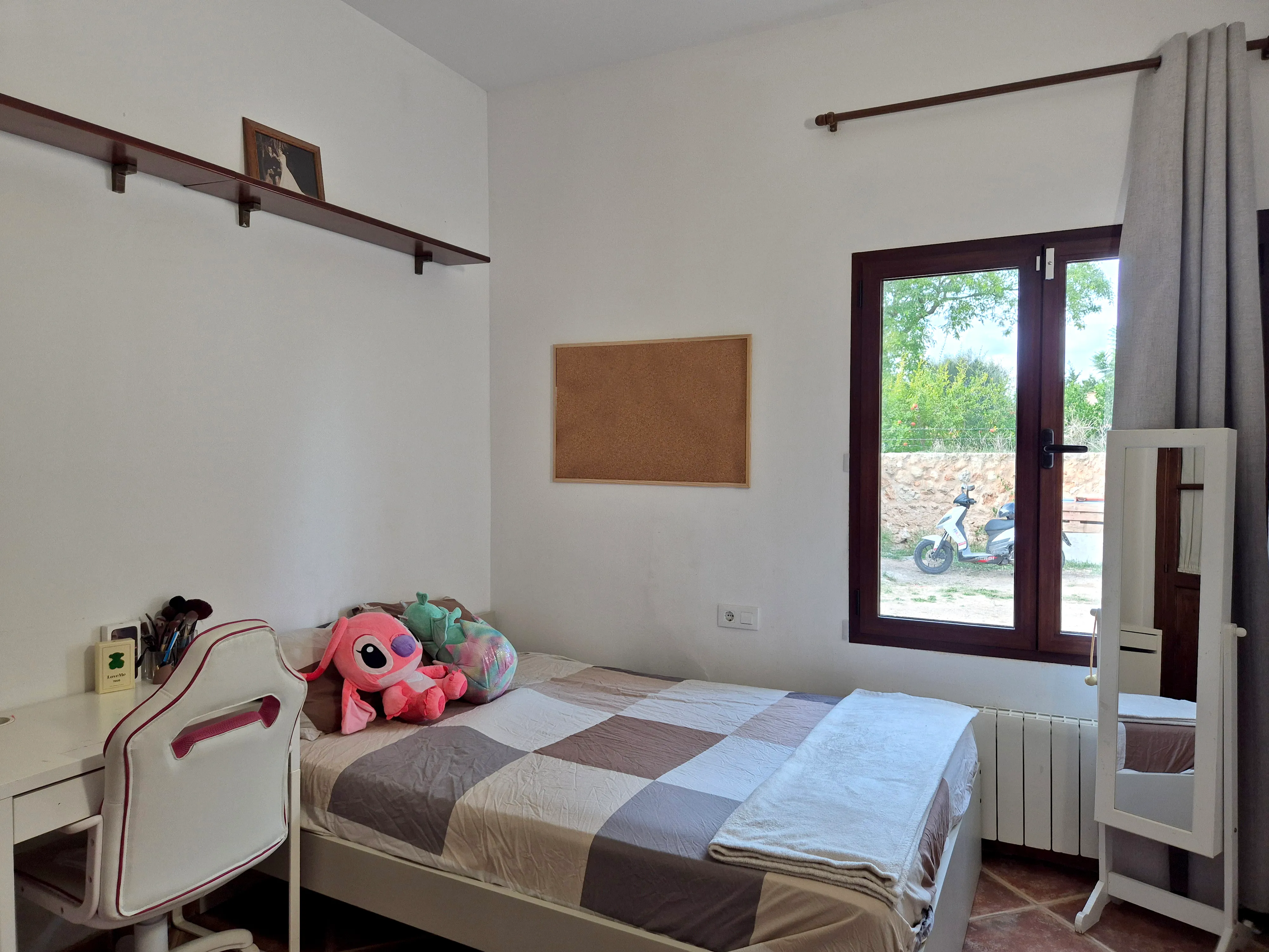 Country house with stone façade and mountain views in Ses Alqueries-12