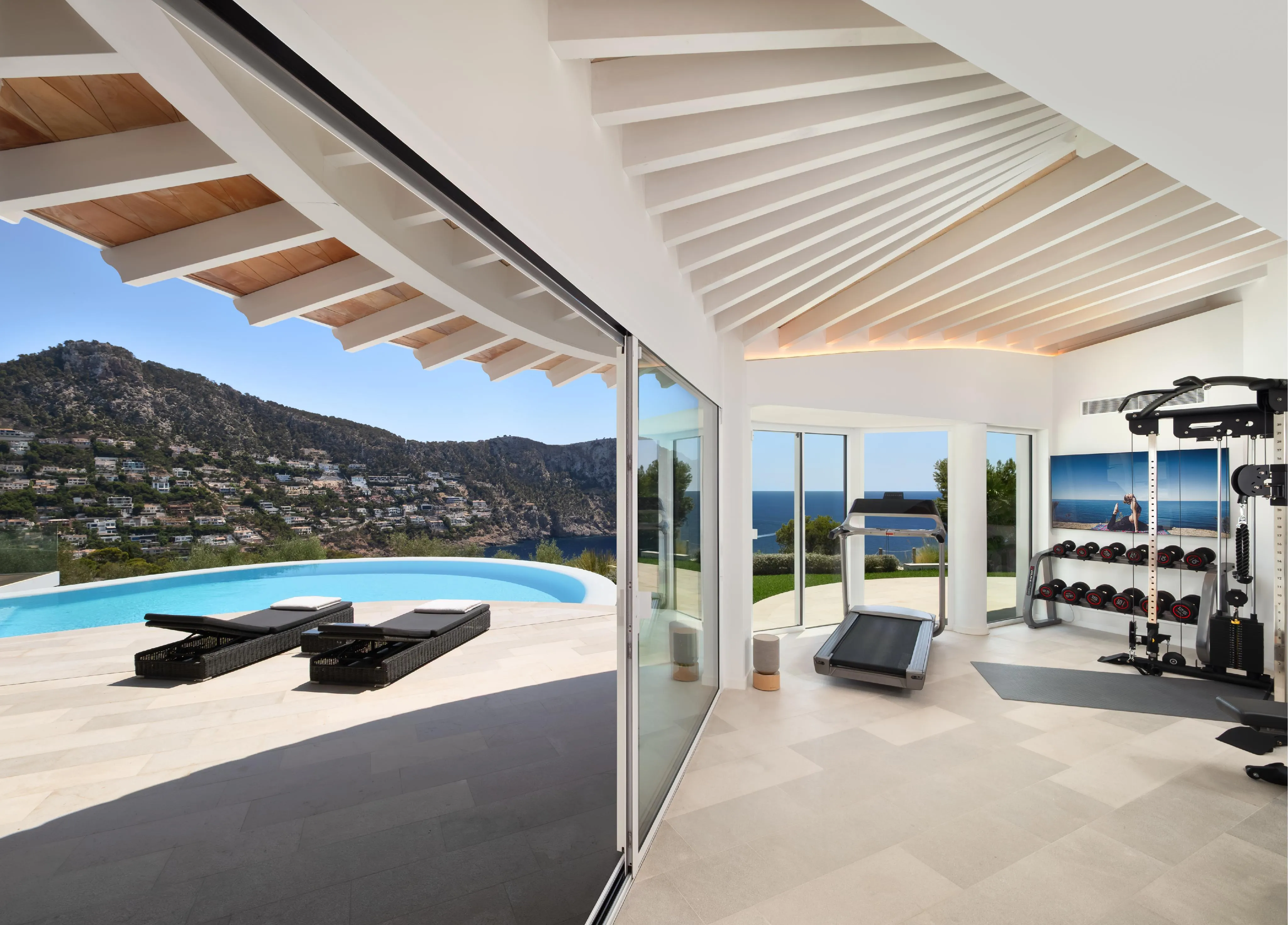 Designer ‘Seagull’ in sought-after location with holiday rental licence-5