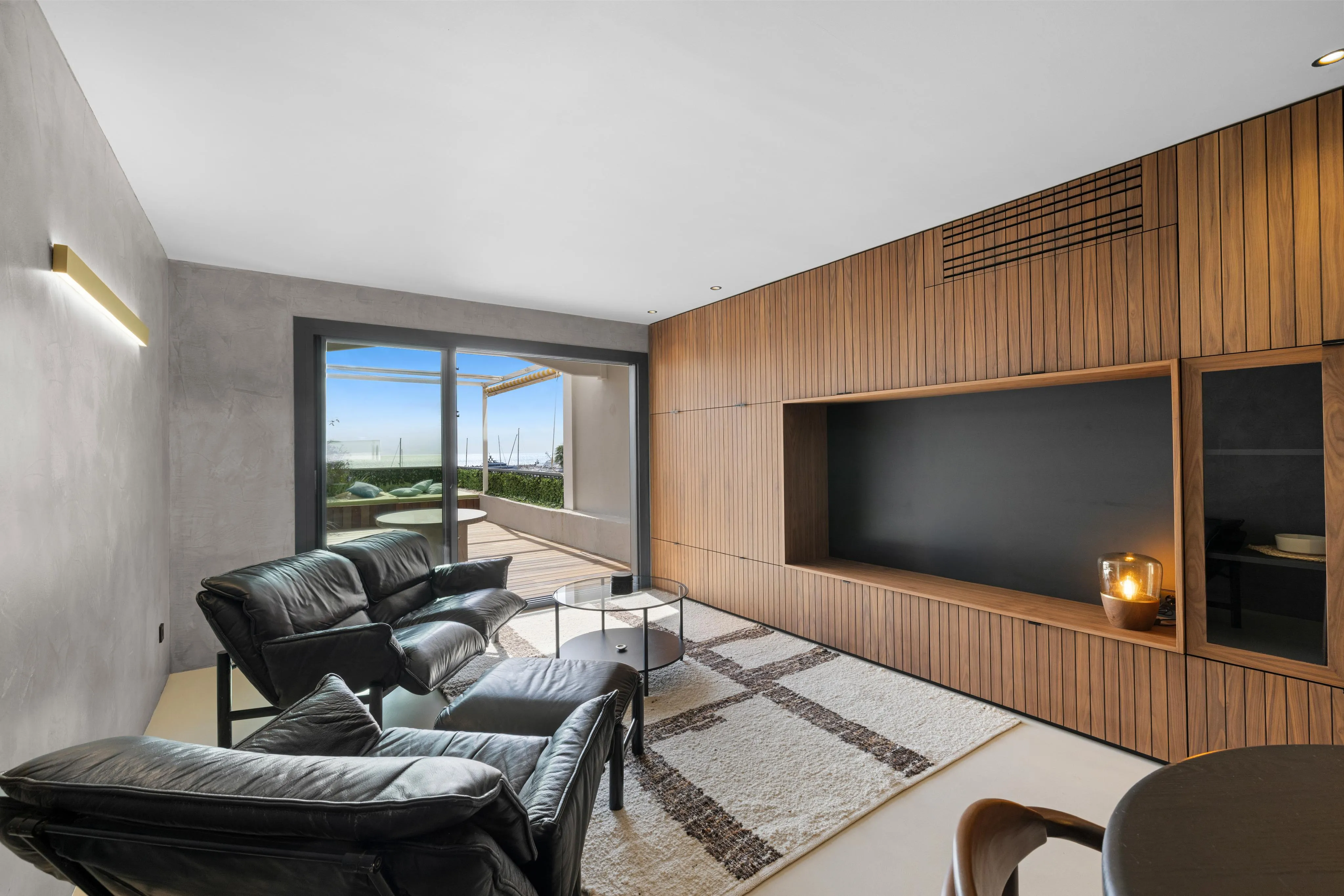 A real gem with stunning harbour & sea views-2