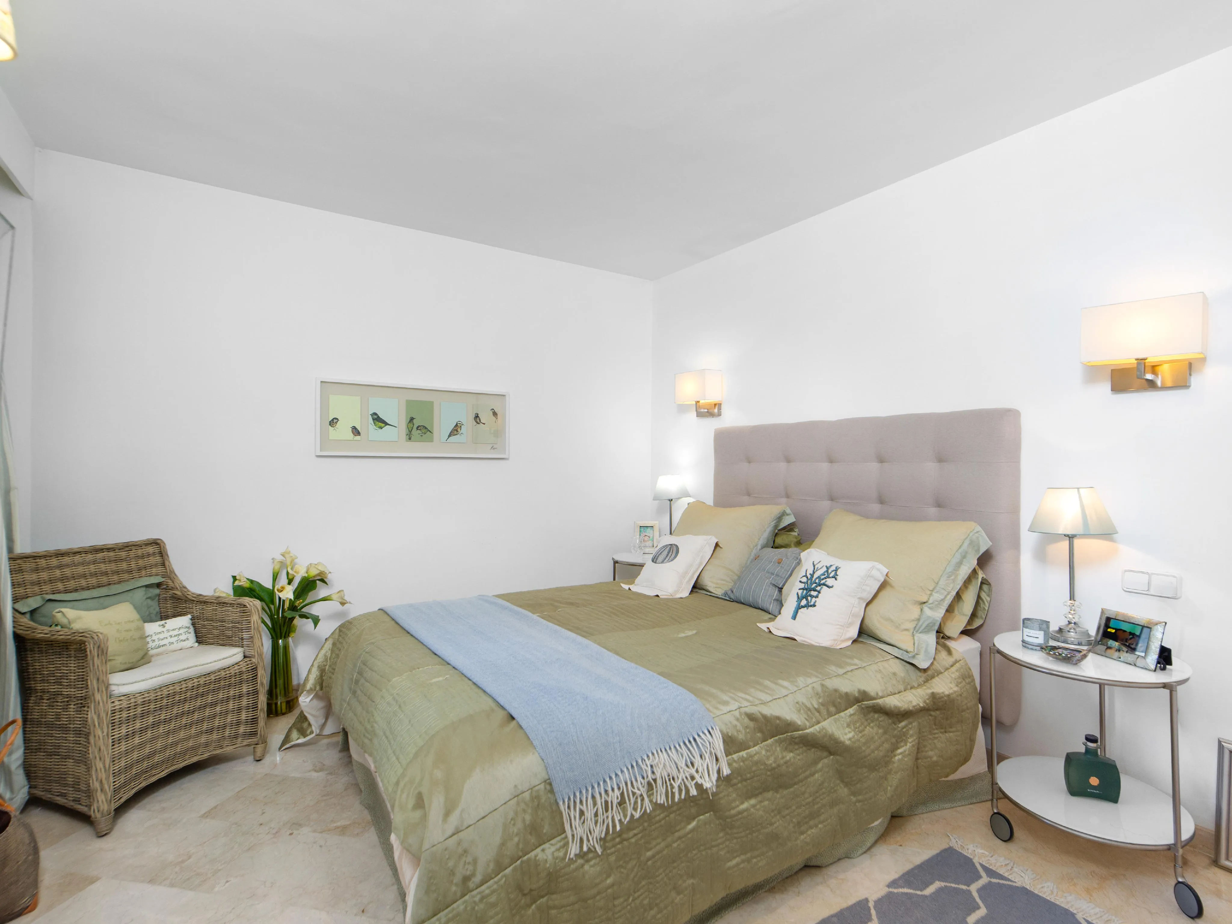 Generous sea view apartment close to golf-10