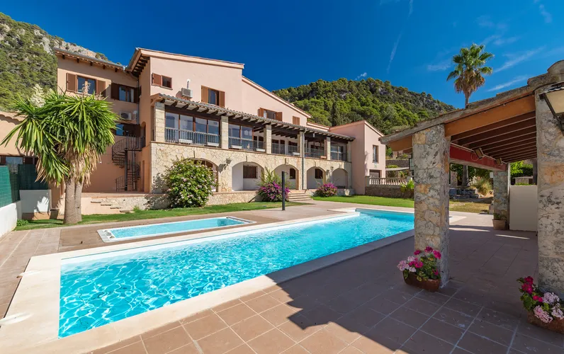 A spacious home in the heart of historic Valldemossa