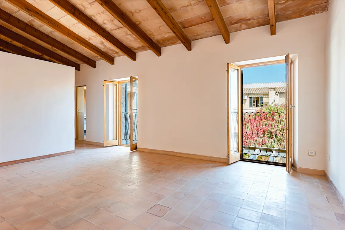 Hoogwaardig gerenoveerd herenhuis met grote patio-6