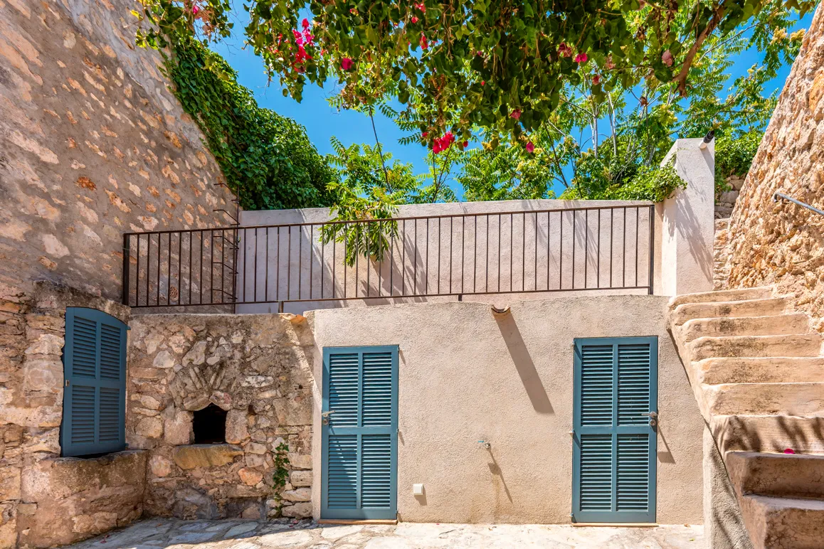 Wysokiej jakości odnowiona kamienica z dużym patio-10