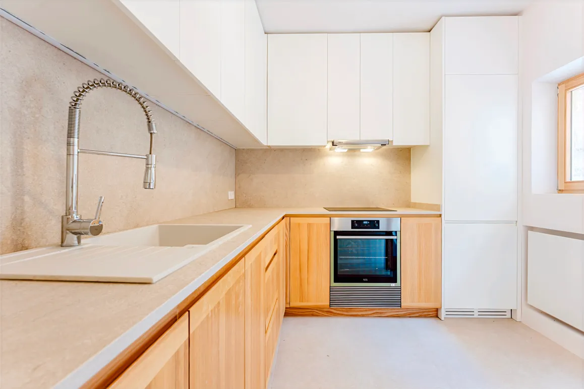 Wysokiej jakości odnowiona kamienica z dużym patio-5