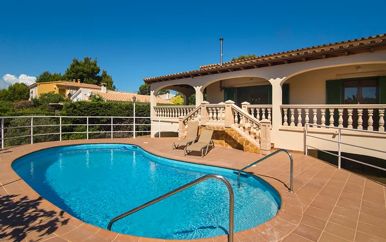 Villa mediterranea non arredata a Cala Pi