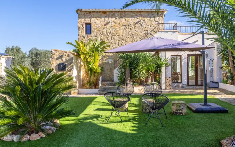 Charming finca idyll with modern amenities and pool