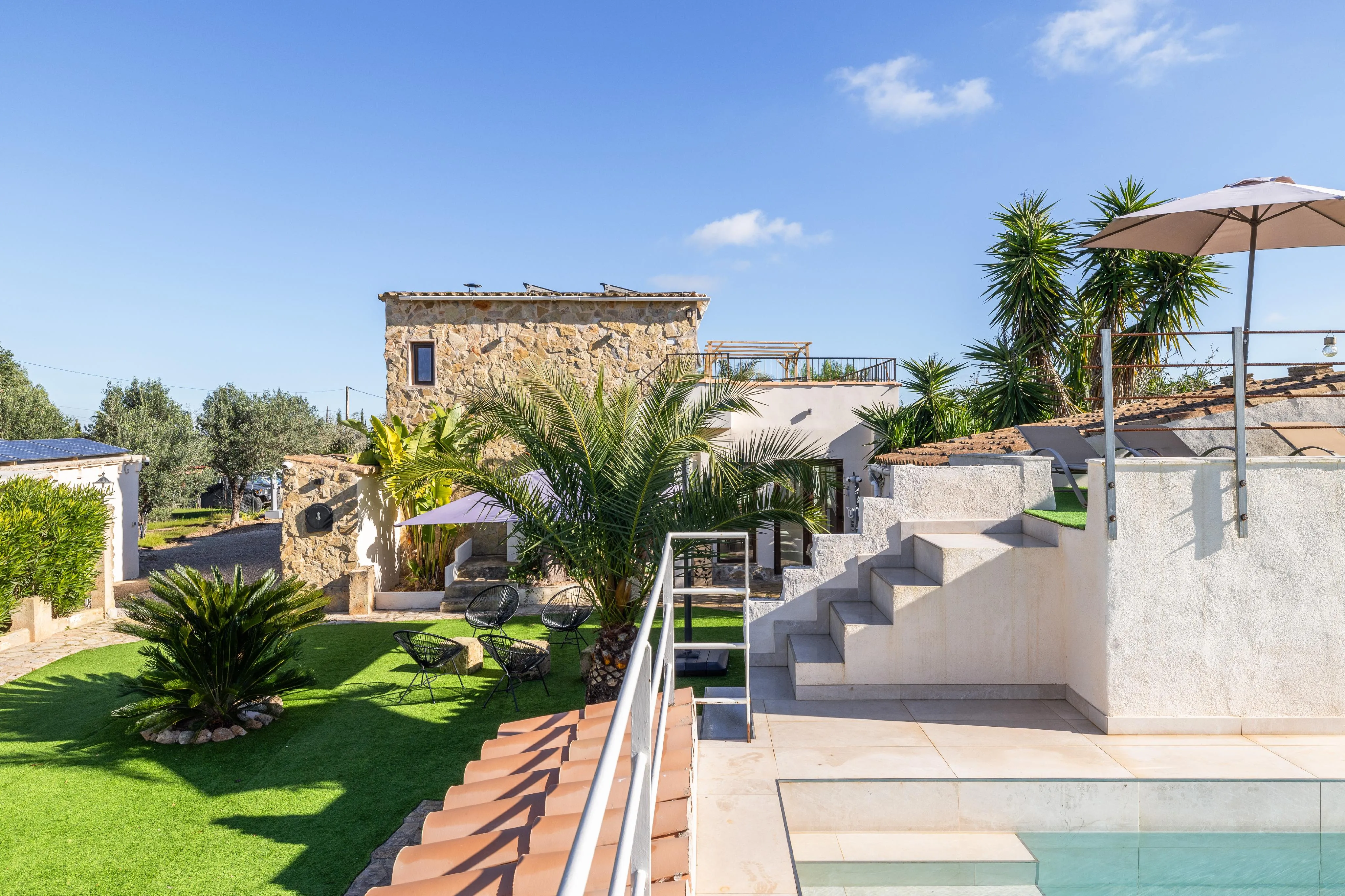 Charaktervolle Finca-Idylle mit moderner Ausstattung und Pool-16
