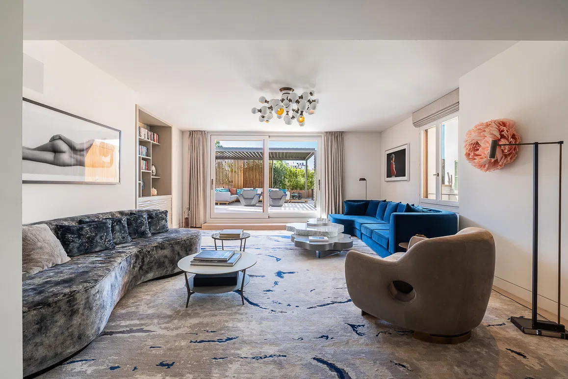 Spacious penthouse with exclusive terraces – urban luxury on a single level-4