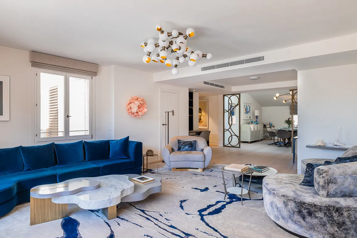 Spacious penthouse with exclusive terraces – urban luxury on a single level-5