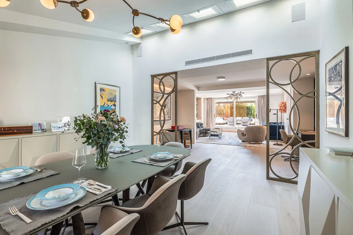 Spacious penthouse with exclusive terraces – urban luxury on a single level-7