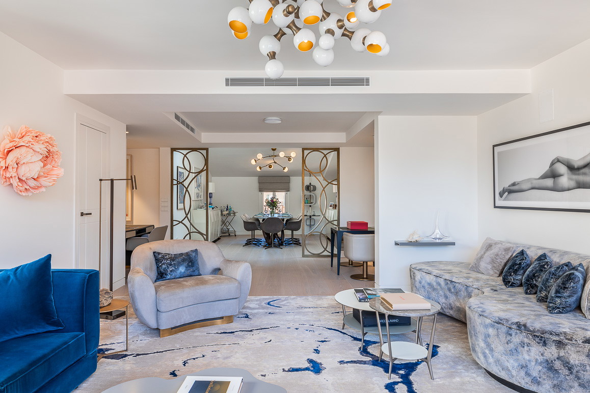 Spacious penthouse with exclusive terraces – urban luxury on a single level-3