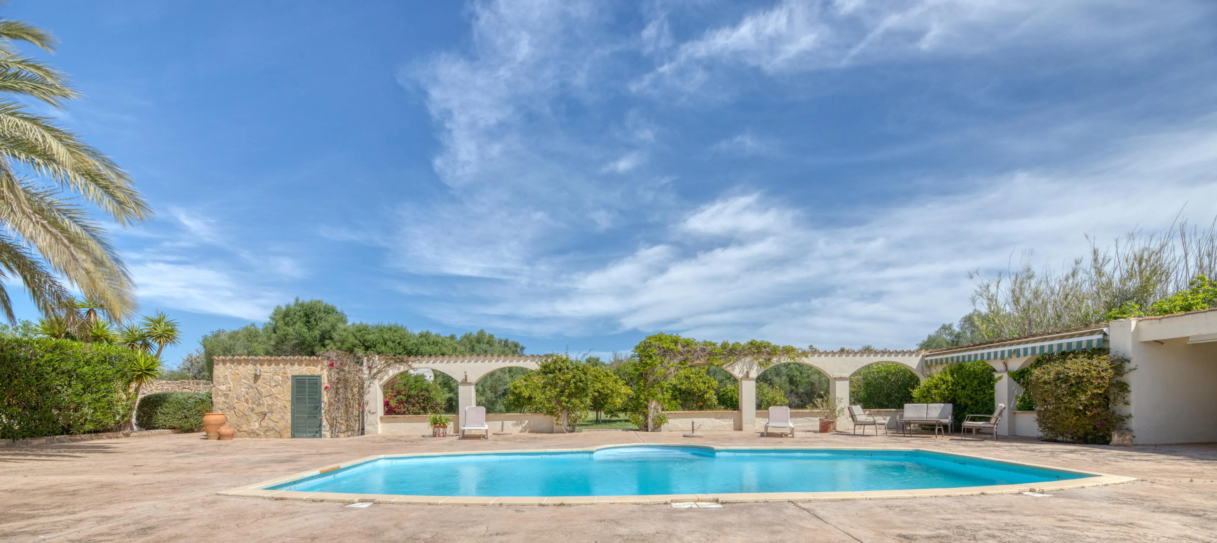 Exclusiva finca amb piscina a Llucmajor-18