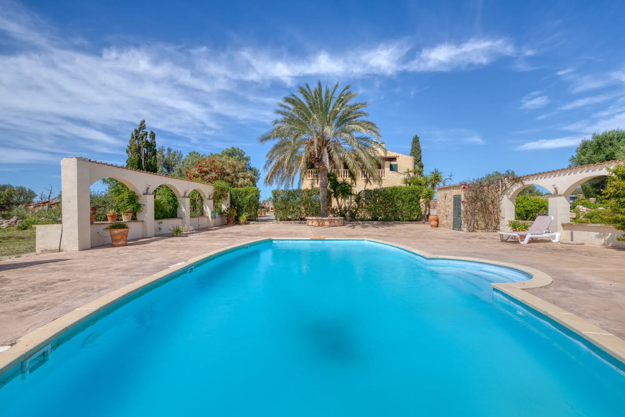 Eksklusiv finca med pool i Llucmajor-1