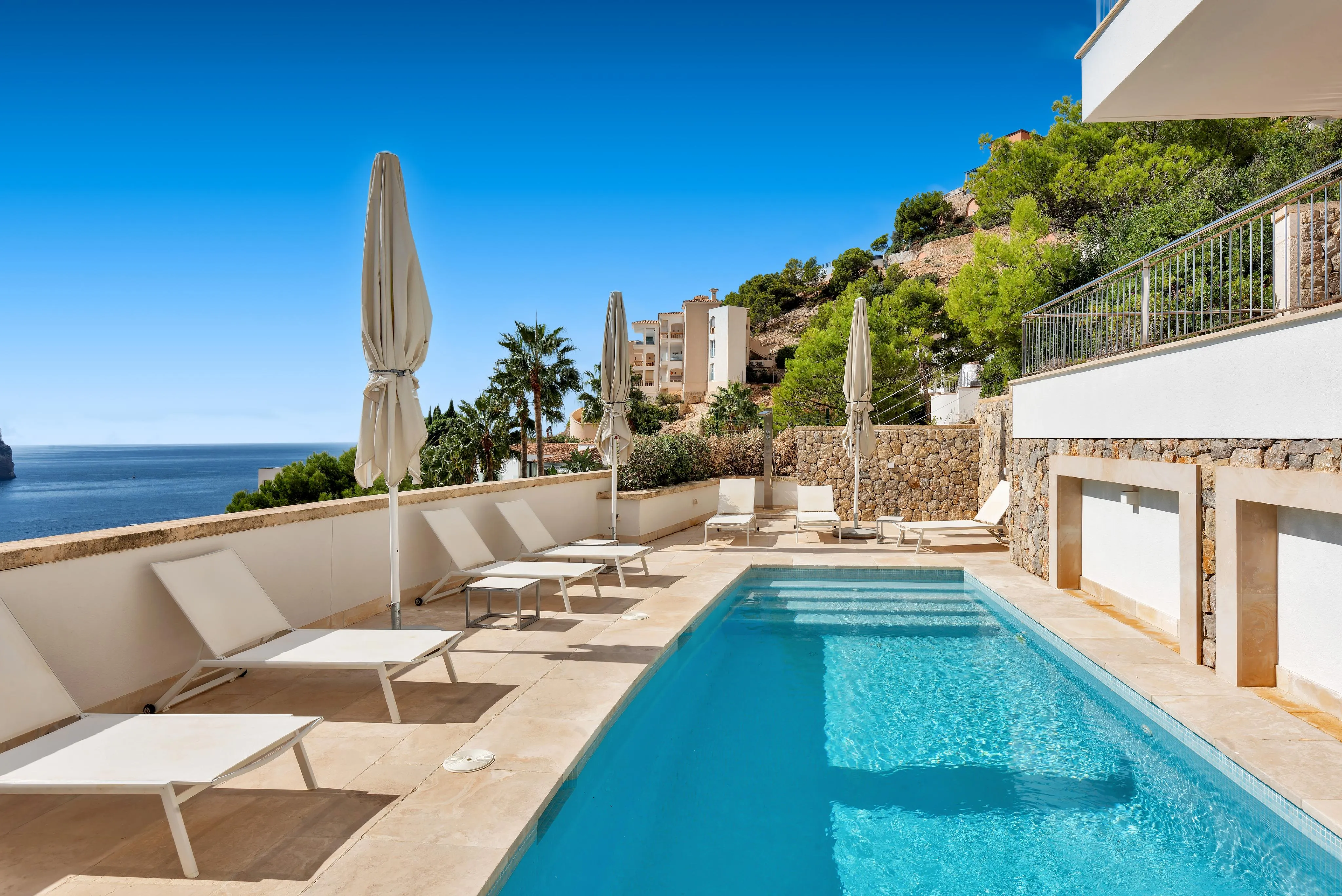 Exclusive apartment with stunning sea views in a sought-after location near the marina-19