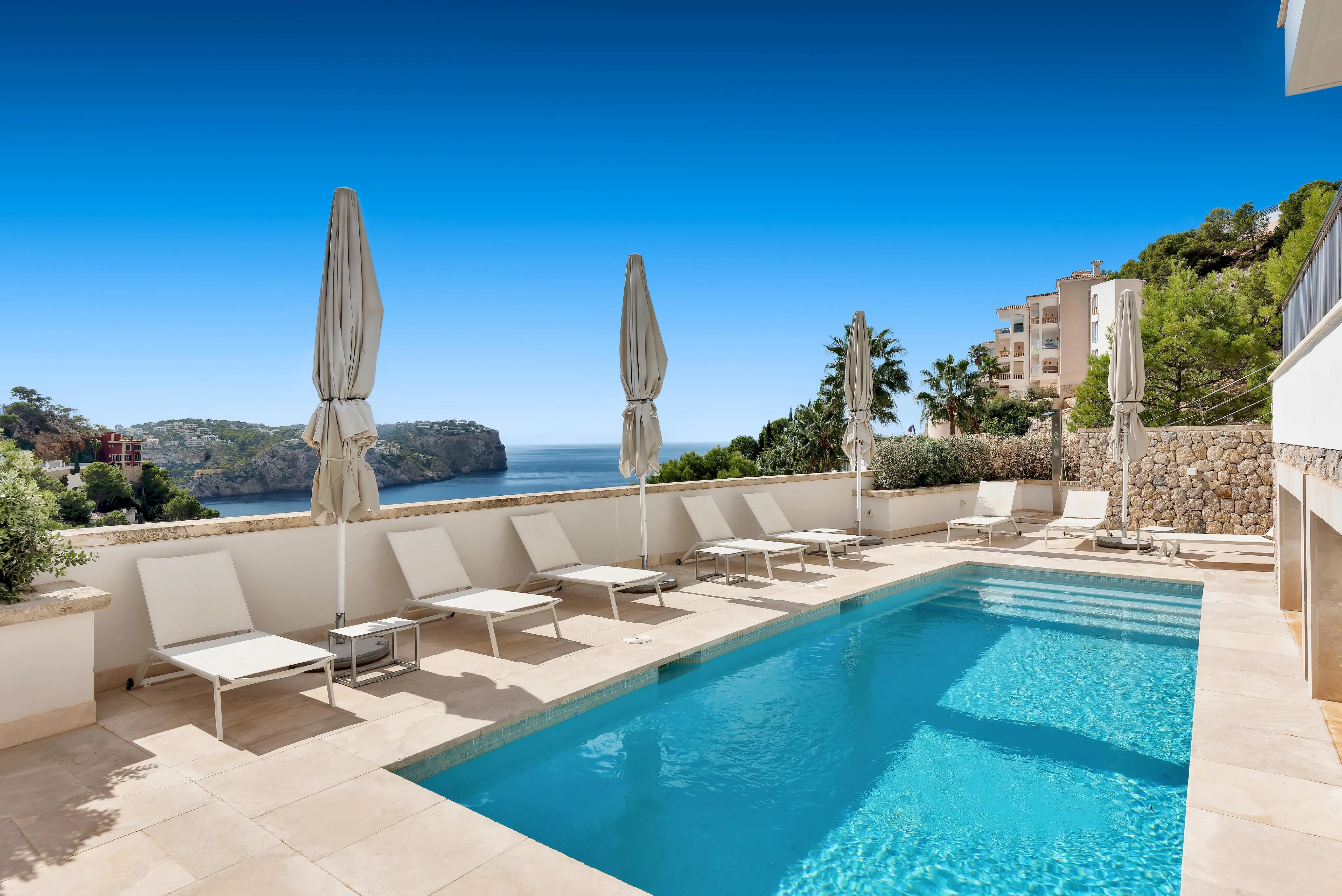 Exclusive apartment with stunning sea views in a sought-after location near the marina-17