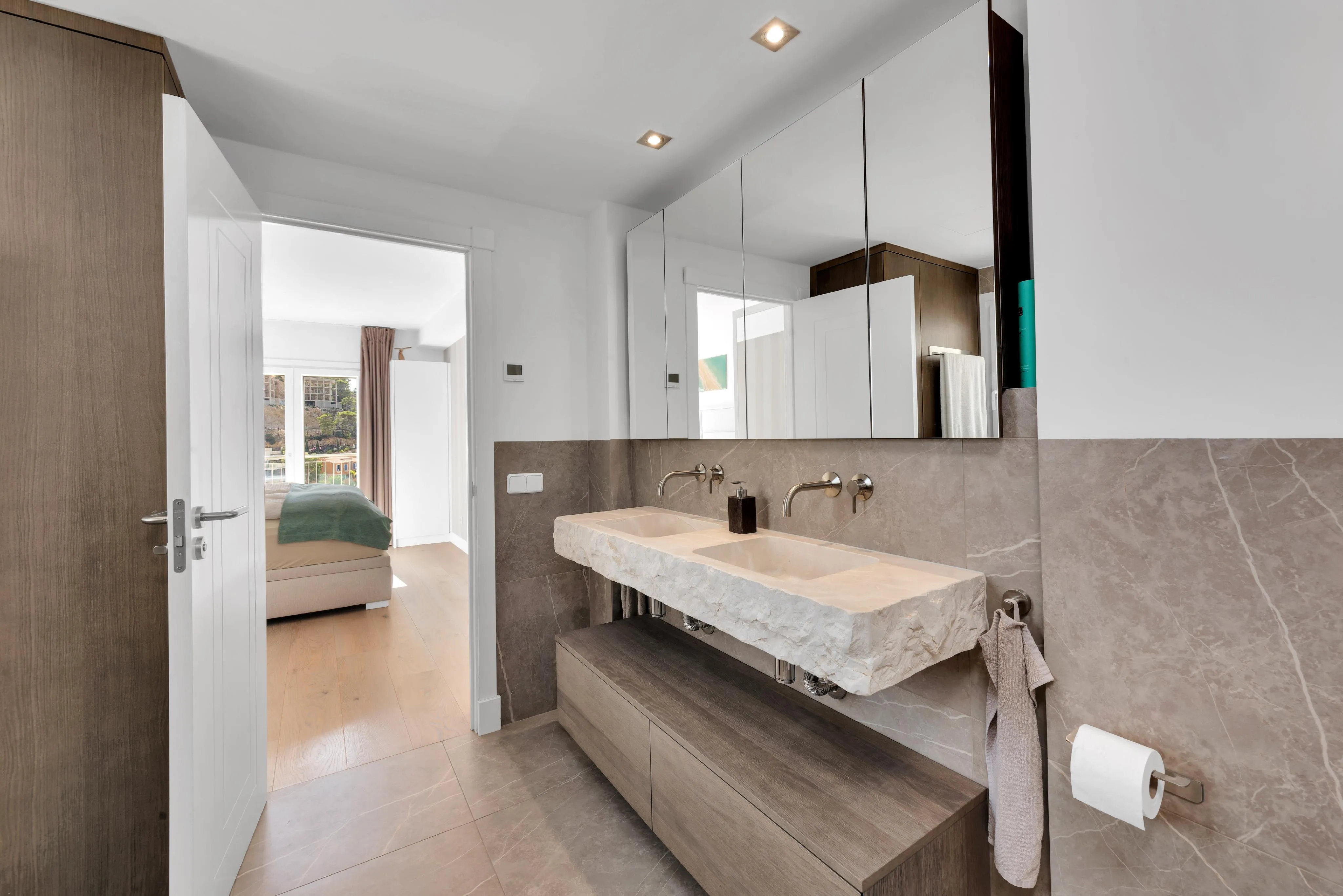 Exclusive apartment with stunning sea views in a sought-after location near the marina-11