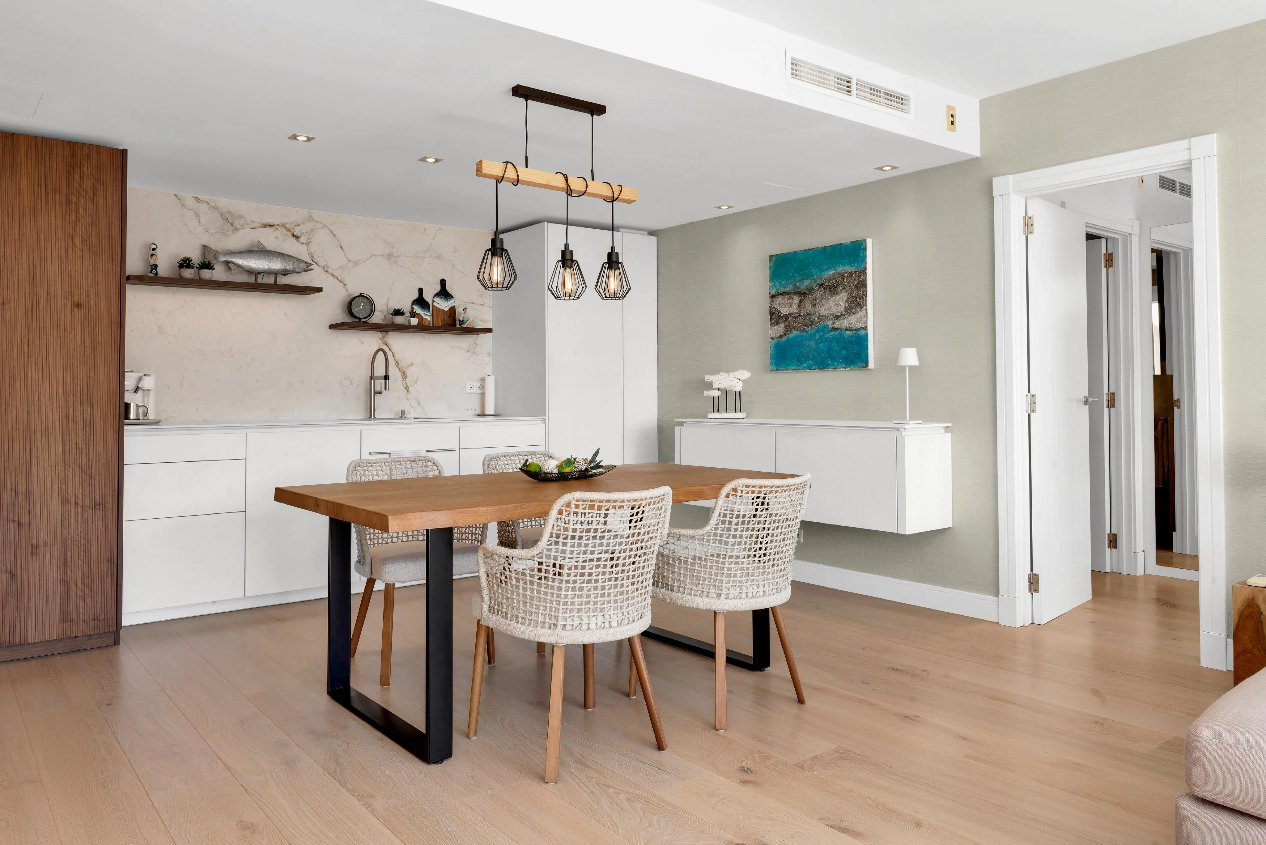 Exclusive apartment with stunning sea views in a sought-after location near the marina-9