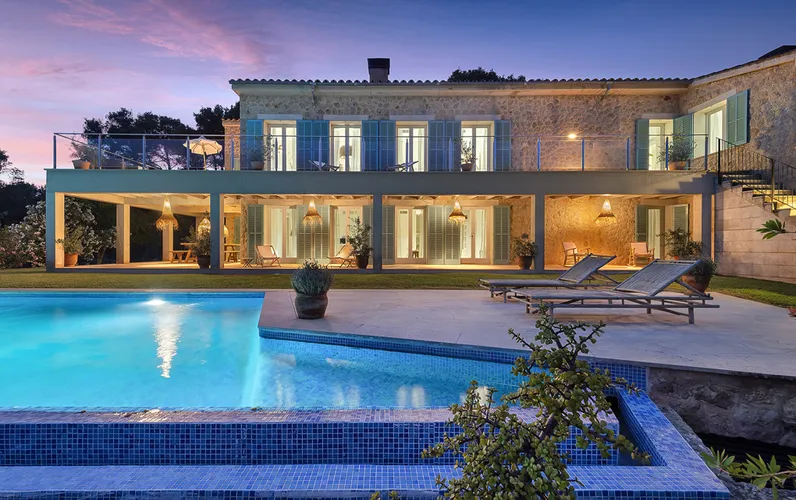 Spektakularny wiejski dom otoczony czystą magią i urokiem