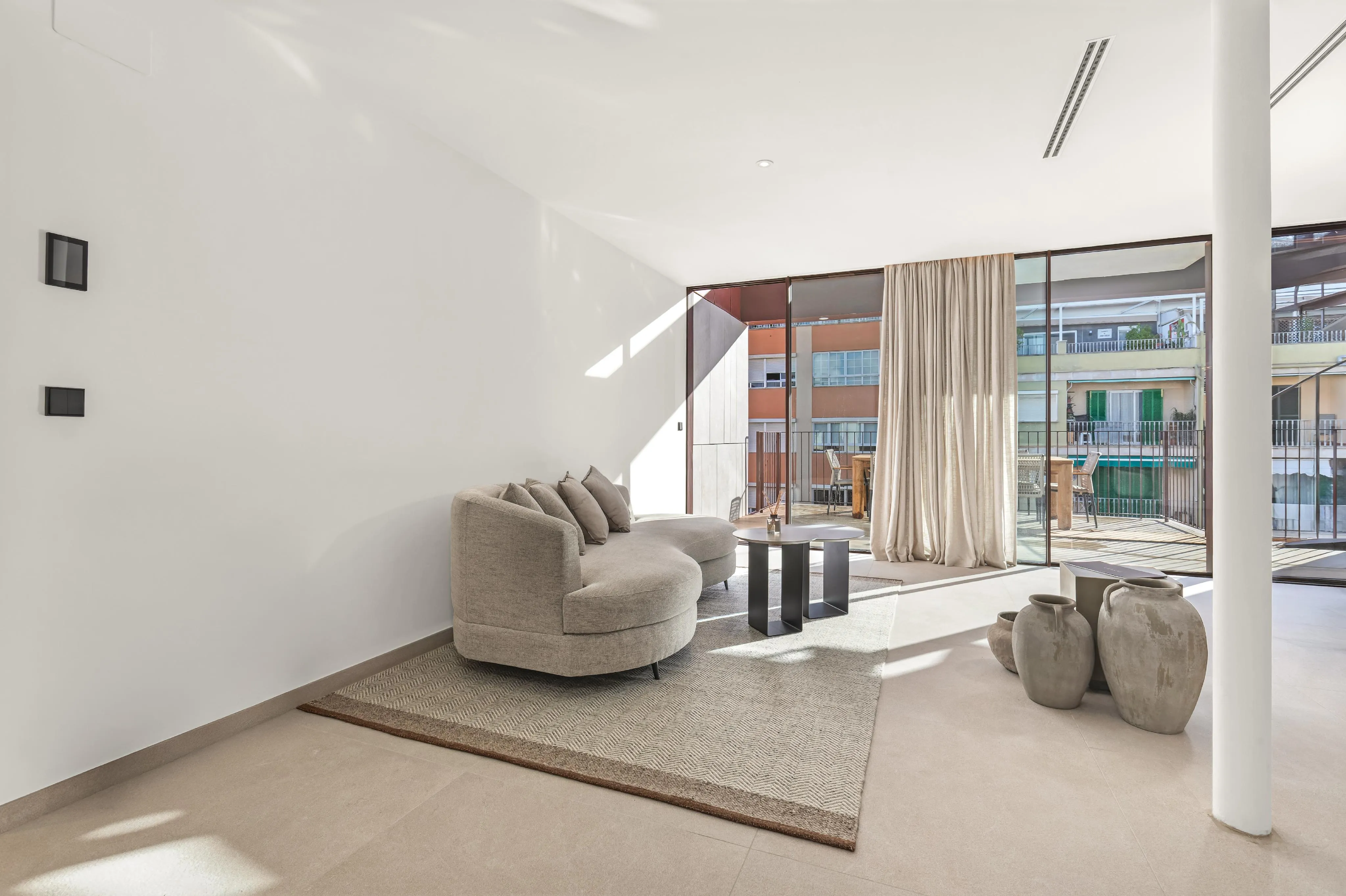 Pierwszorzędny, nowo wybudowany penthouse z przestronnym tarasem na dachu w popularnej lokalizacji-3