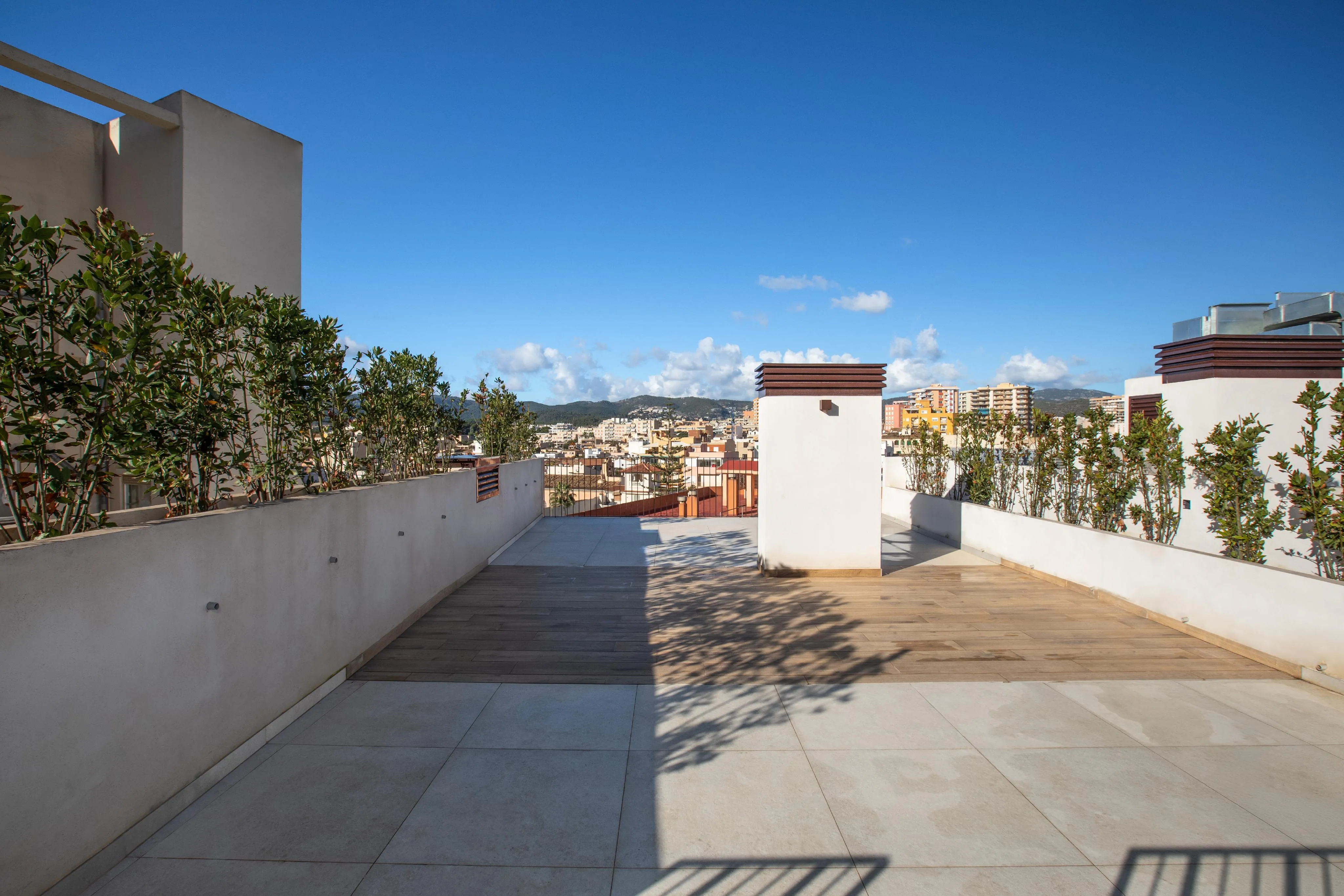 First-class new build penthouse with a spacious roof terrace in a popular location-14