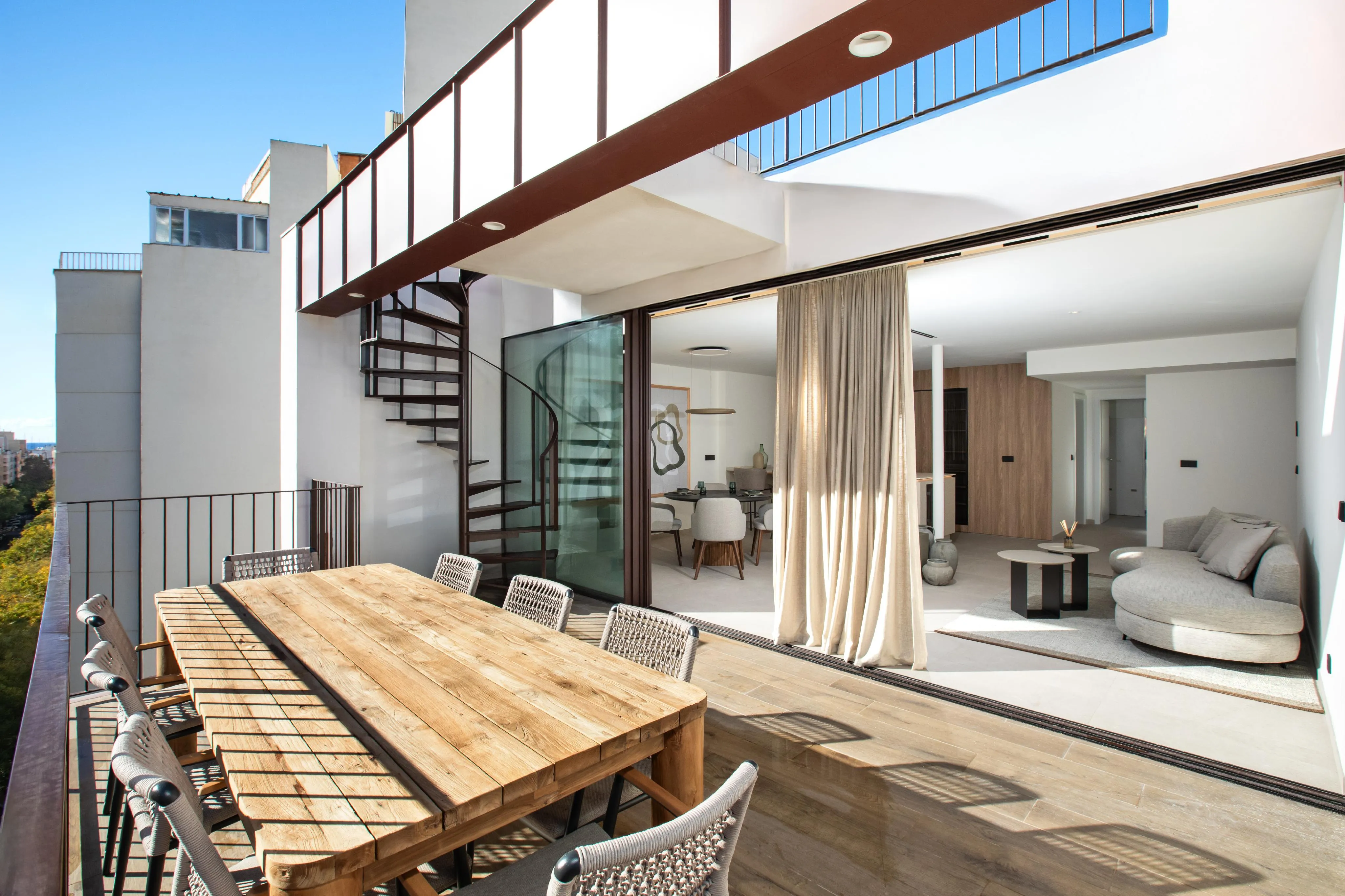 Pierwszorzędny, nowo wybudowany penthouse z przestronnym tarasem na dachu w popularnej lokalizacji-1